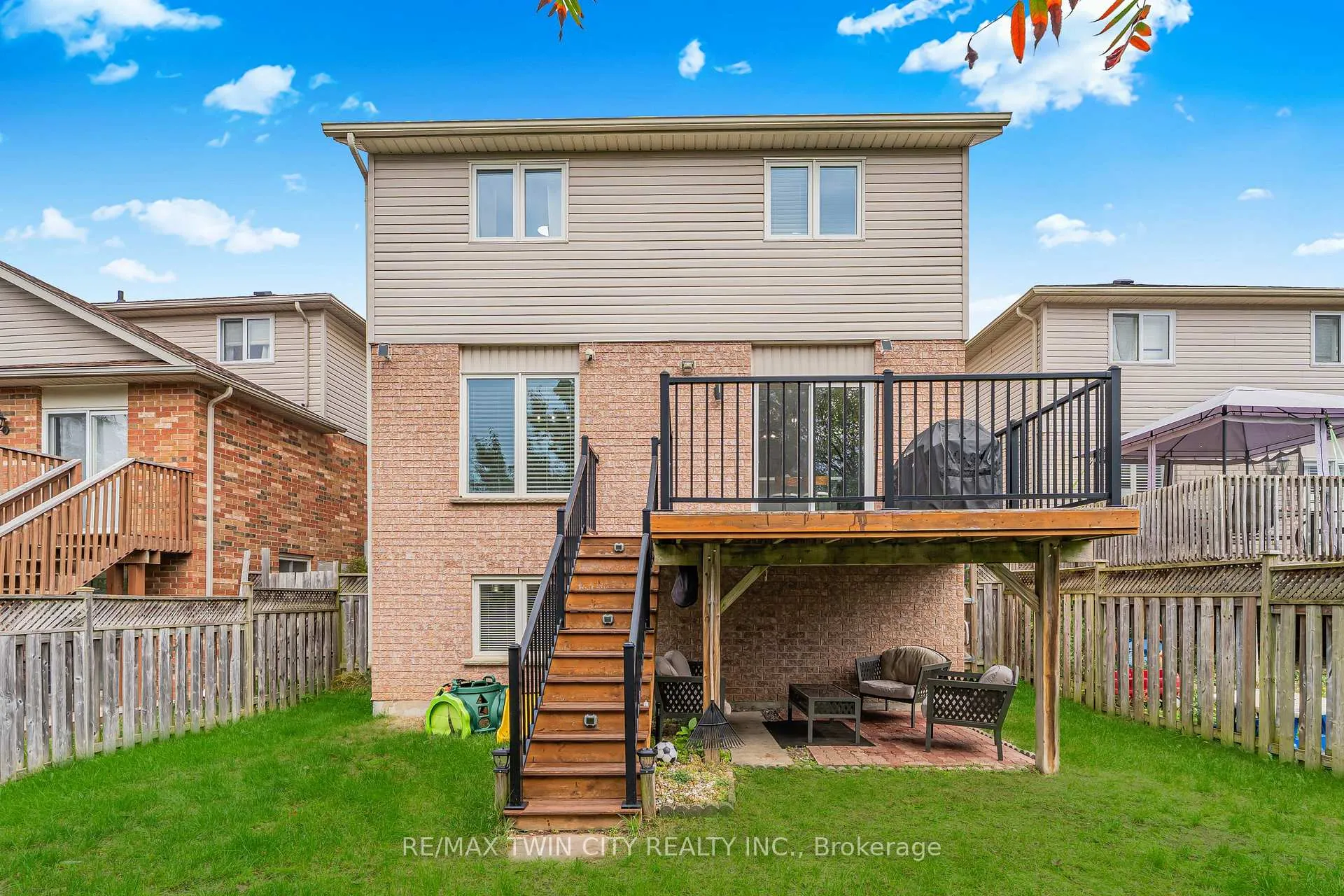 Photo 38 of 19 Marl Meadow Drive, Kitchener, Brigadoon — HOMEH