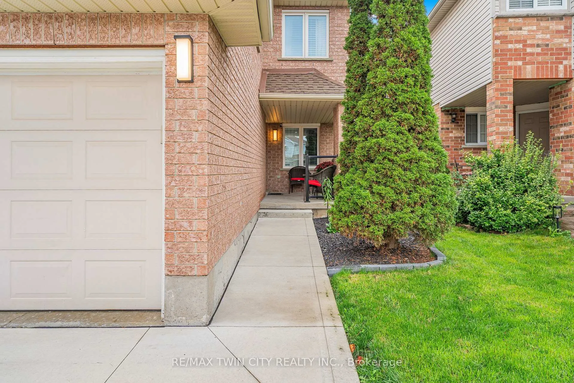Photo 40 of 19 Marl Meadow Drive, Kitchener, Brigadoon — HOMEH