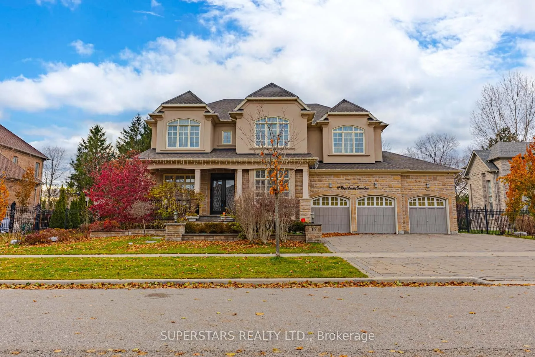 Front of 19 Royal County Down Crescent
