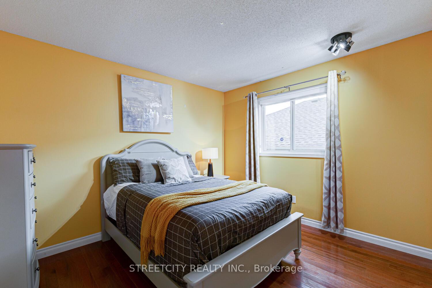 Photo 14 of Unit 14, 145 North Centre Road, London, North B — HOMEH
