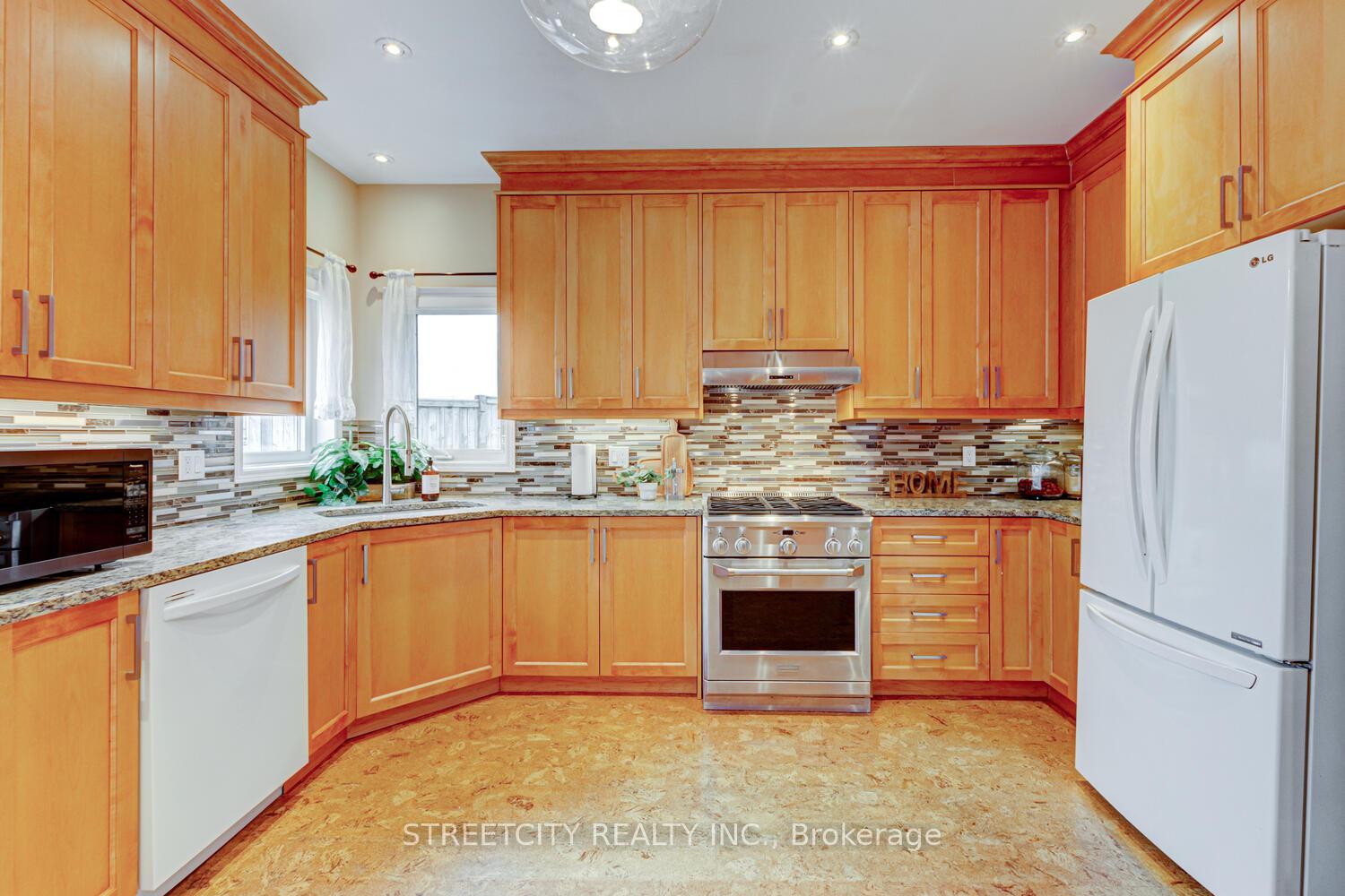 Photo 21 of Unit 14, 145 North Centre Road, London, North B — HOMEH