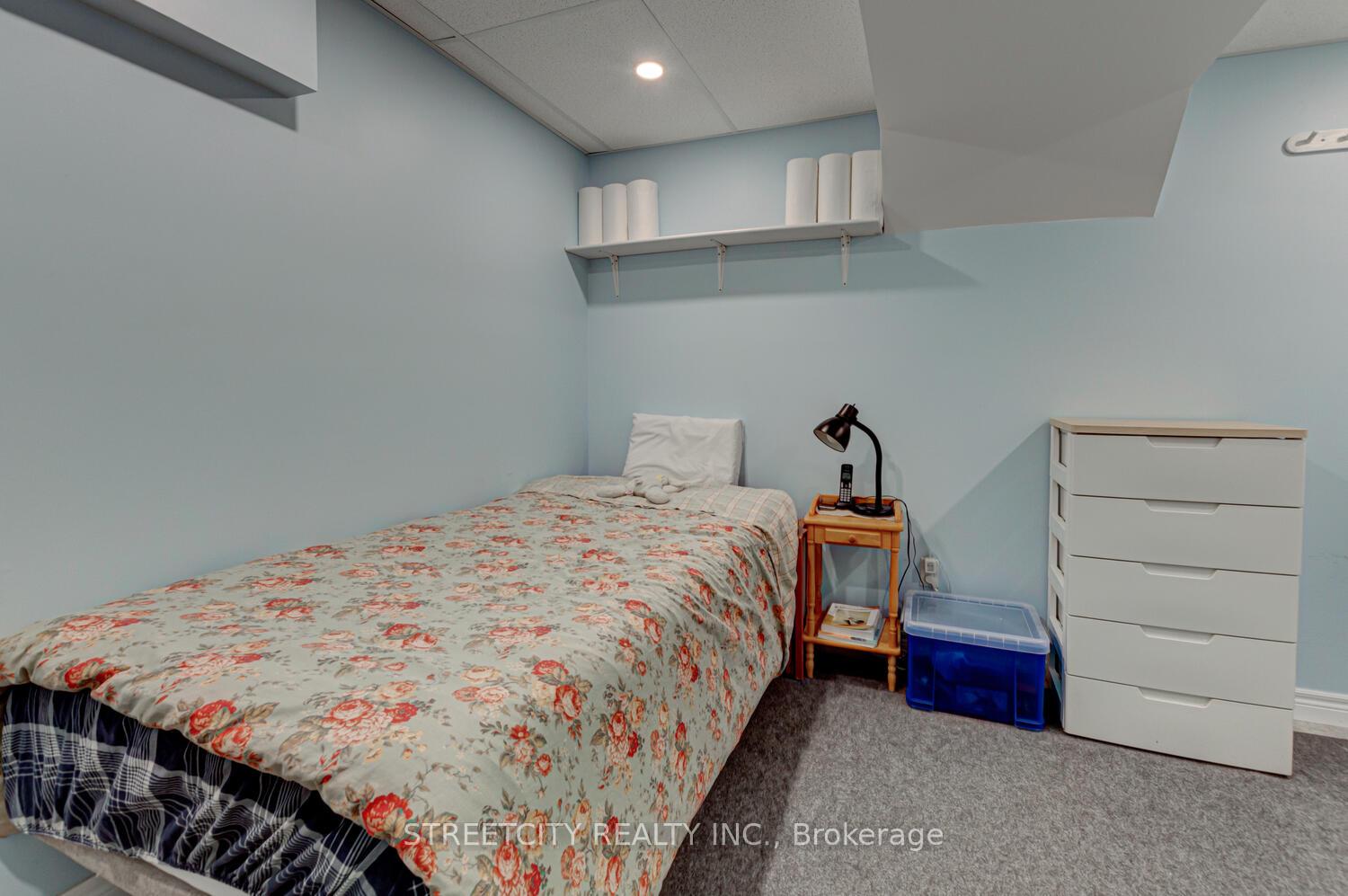 Photo 35 of Unit 14, 145 North Centre Road, London, North B — HOMEH