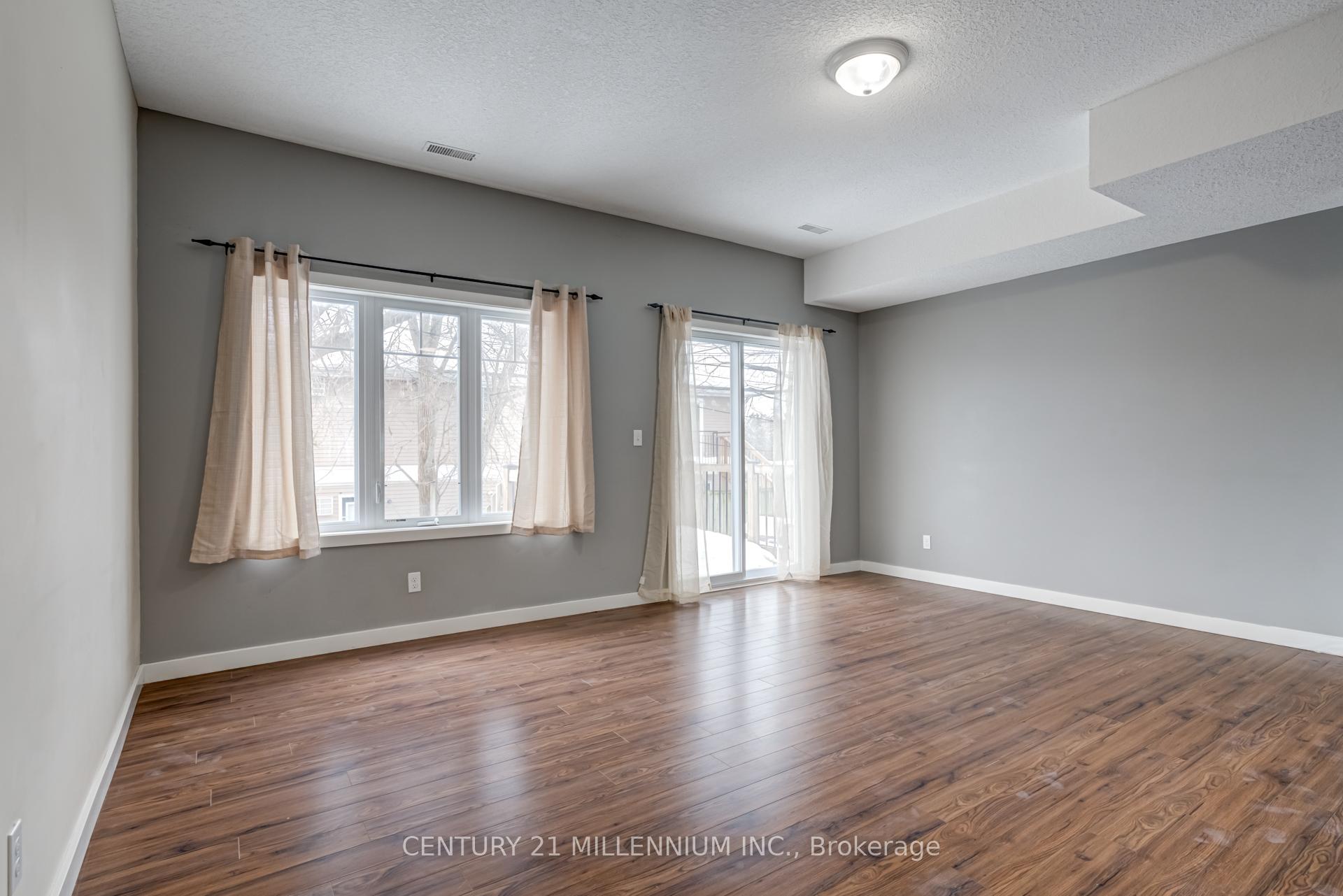 Photo 10 of 447 Stirling Avenue S, Kitchener — HOMEH
