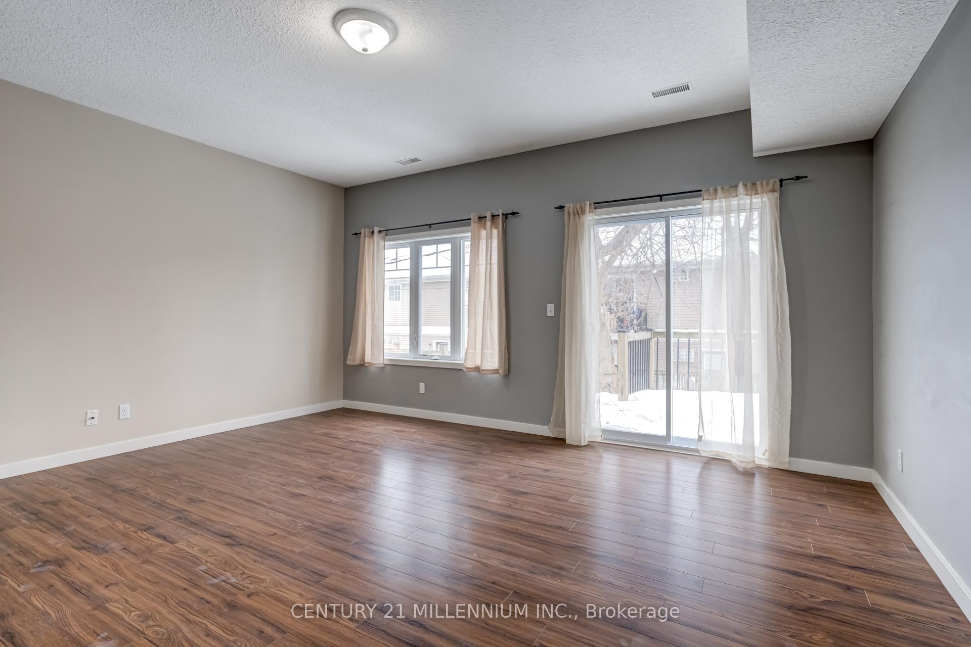 Photo 12 of 447 Stirling Avenue S, Kitchener — HOMEH