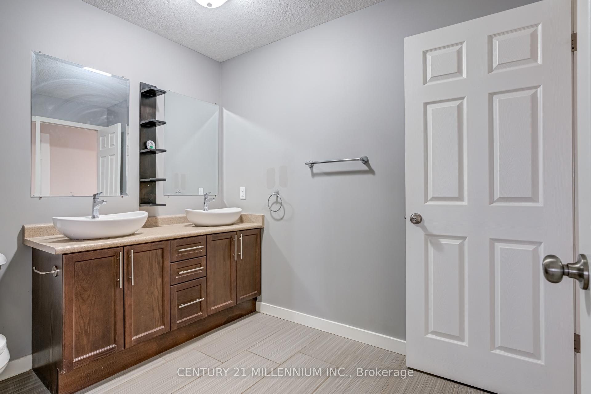 Photo 24 of 447 Stirling Avenue S, Kitchener — HOMEH
