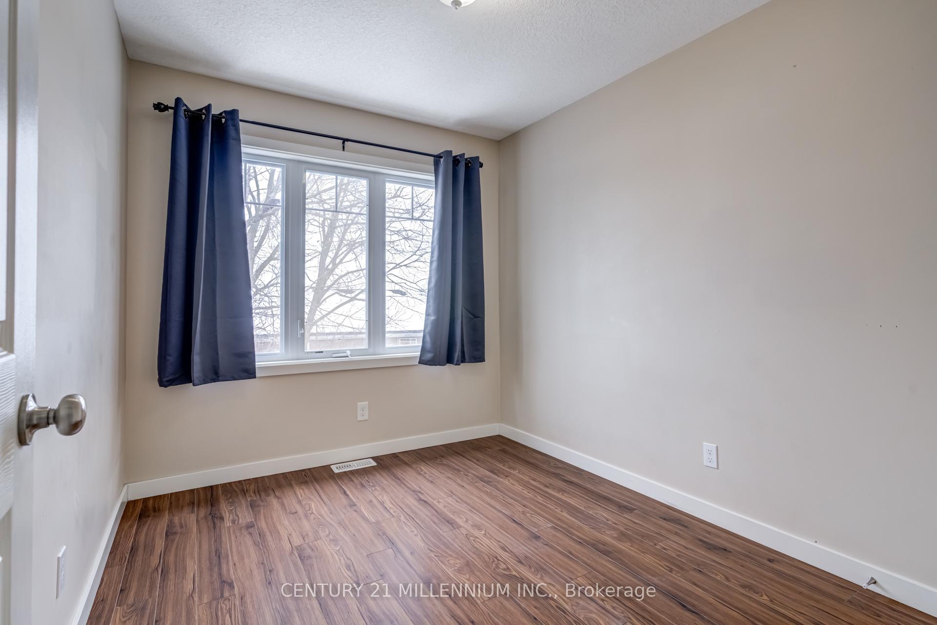 Photo 25 of 447 Stirling Avenue S, Kitchener — HOMEH