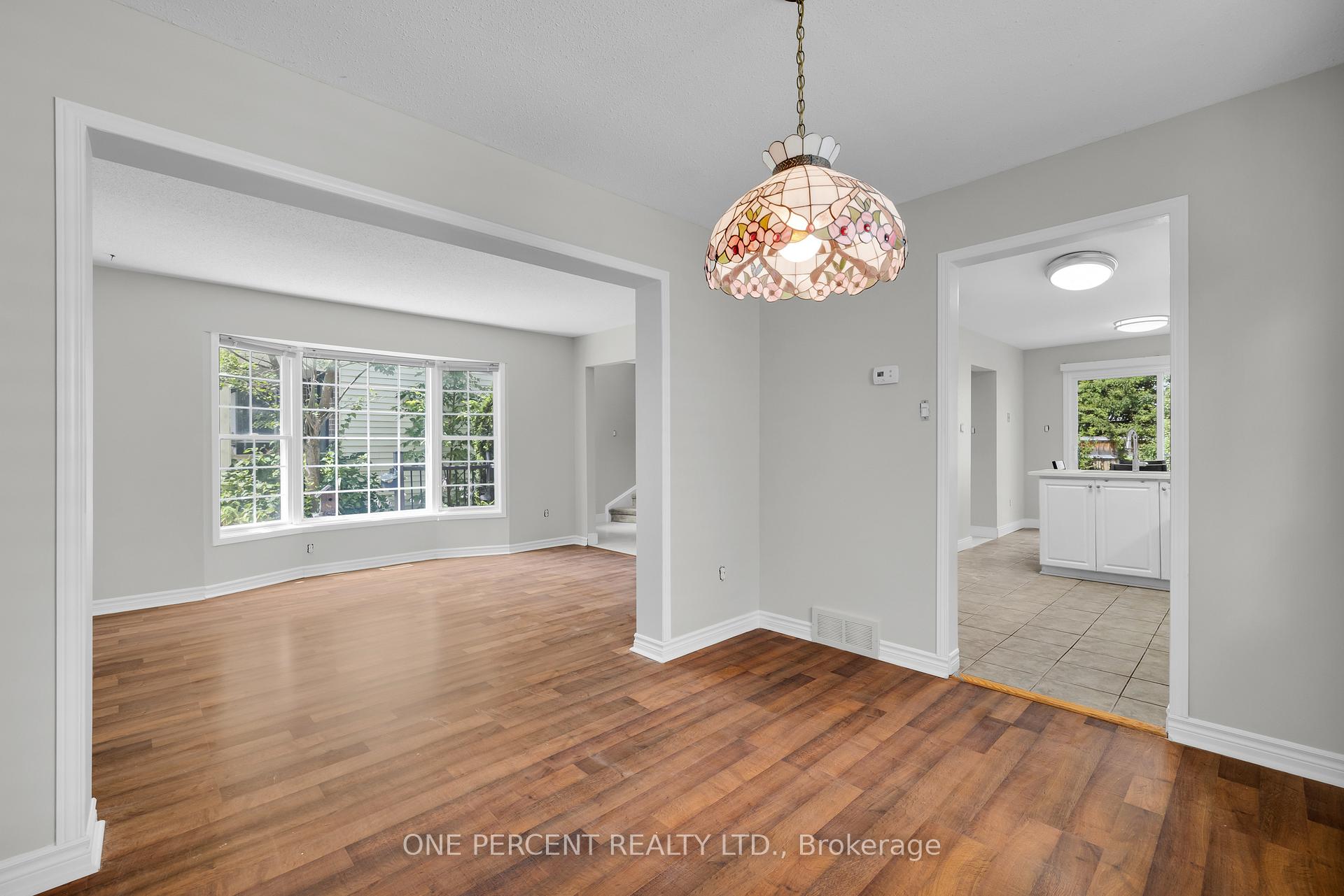 Photo 7 of 28 Chickasaw Crescent, Ottawa, Kanata - Bridlewood — HOMEH