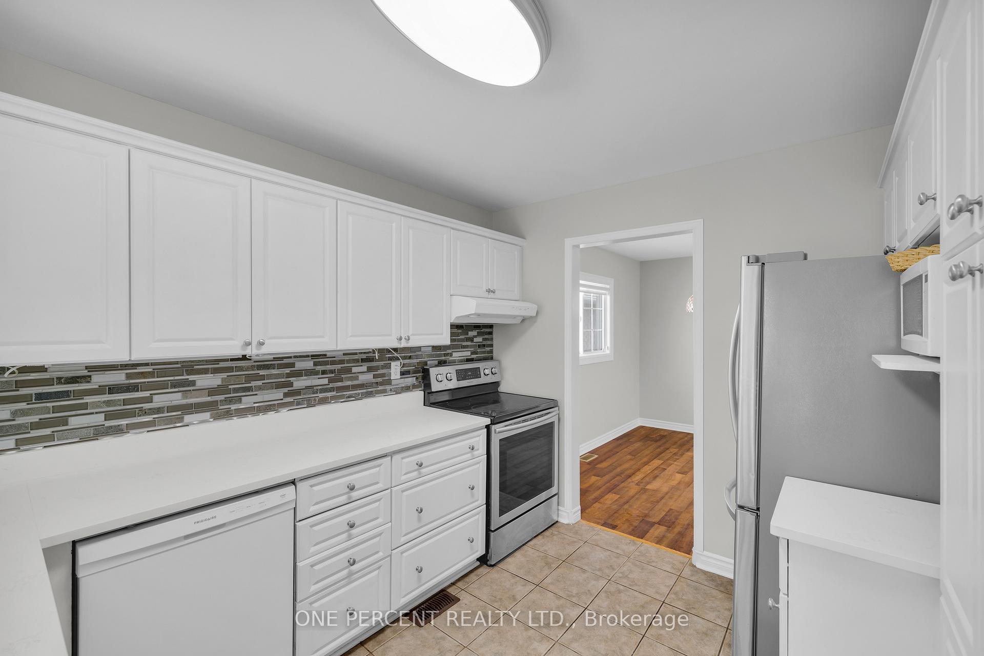Photo 10 of 28 Chickasaw Crescent, Ottawa, Kanata - Bridlewood — HOMEH