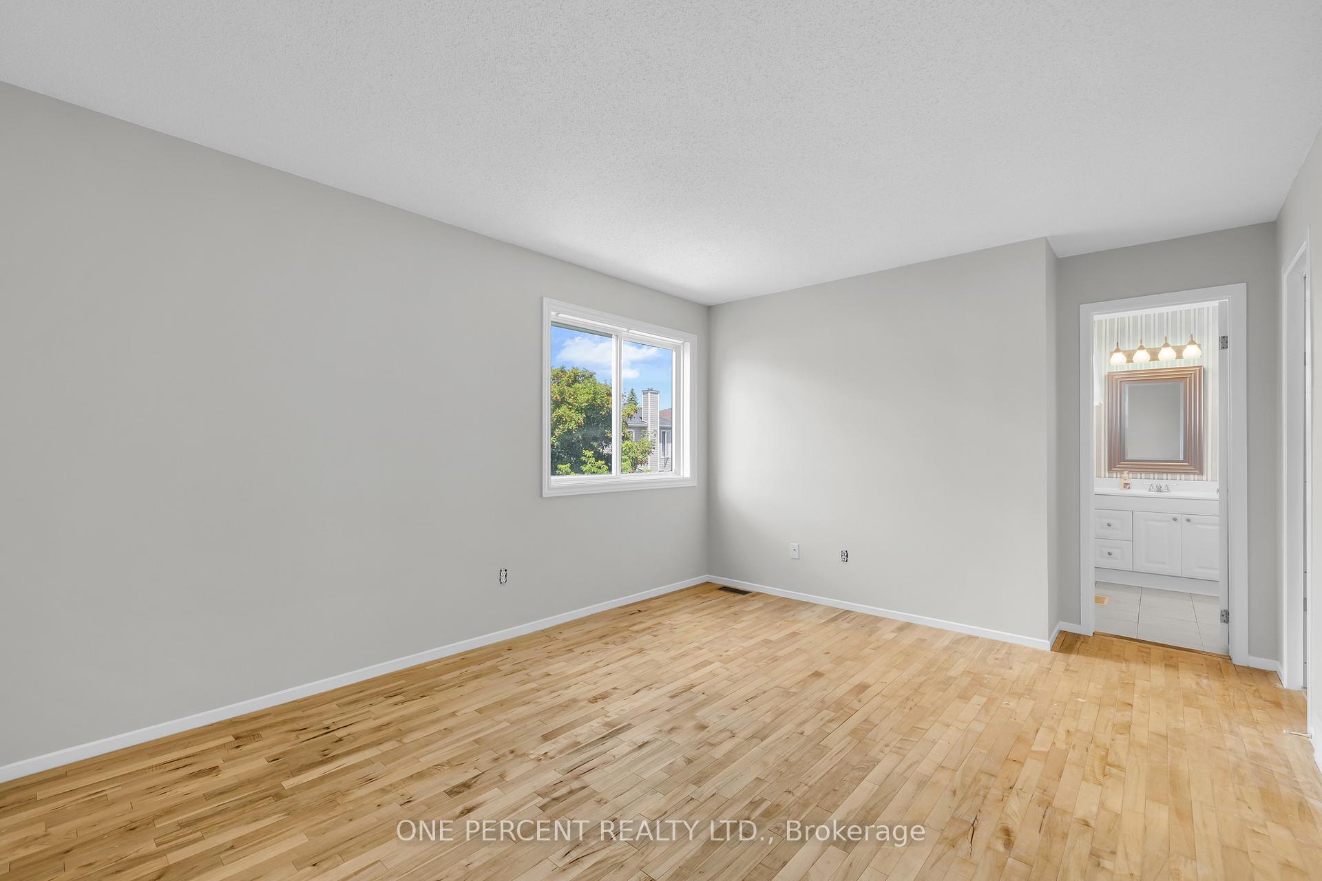 Photo 16 of 28 Chickasaw Crescent, Ottawa, Kanata - Bridlewood — HOMEH