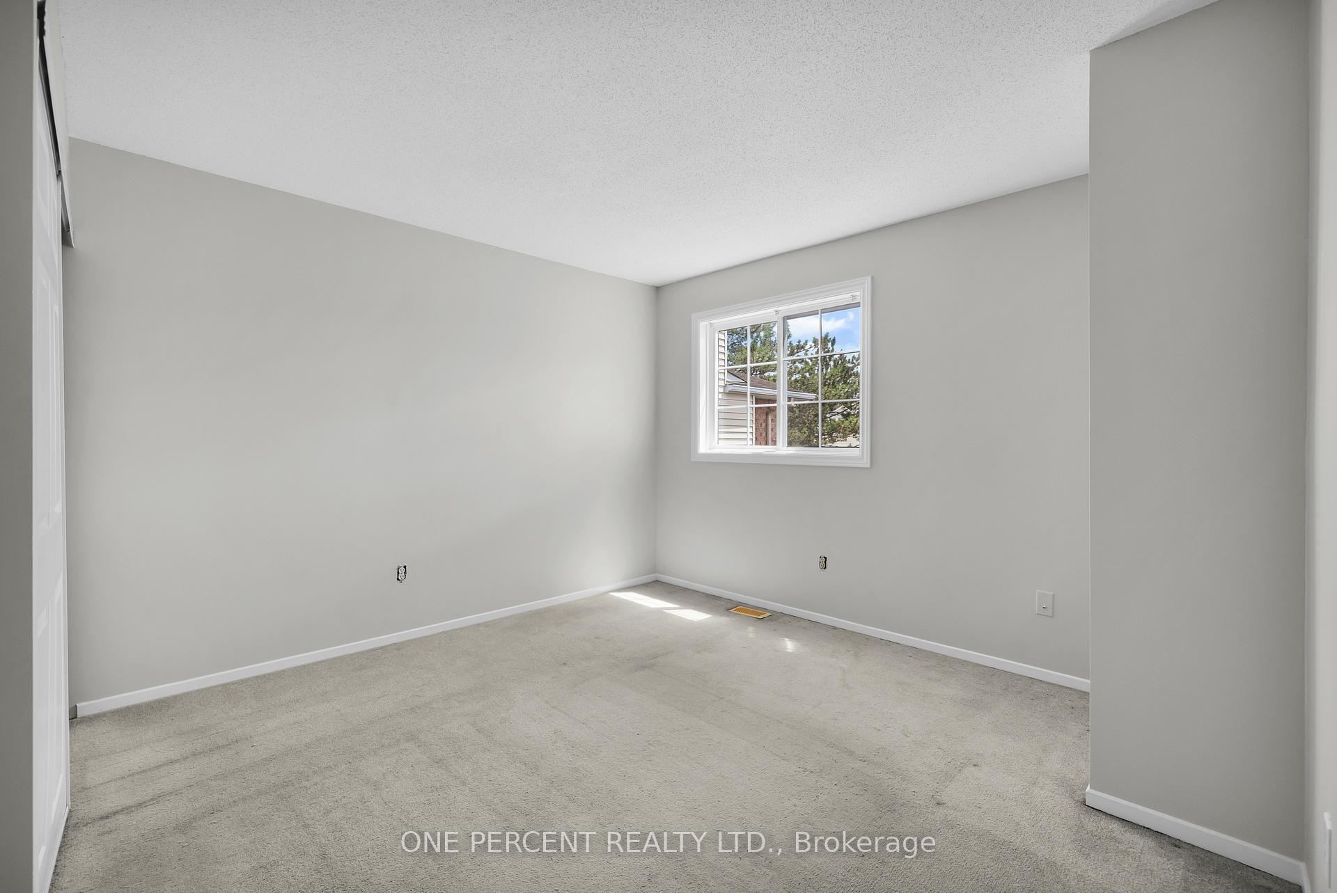 Photo 22 of 28 Chickasaw Crescent, Ottawa, Kanata - Bridlewood — HOMEH