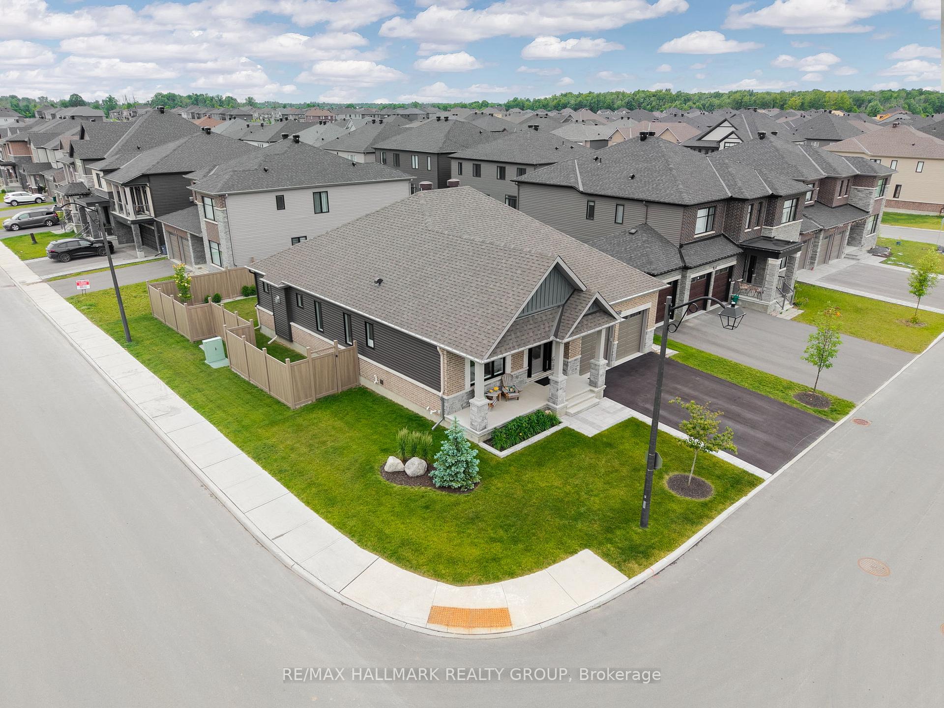 Photo 3 of 213 Skipper Drive, Ottawa, Mahogany Community — HOMEH
