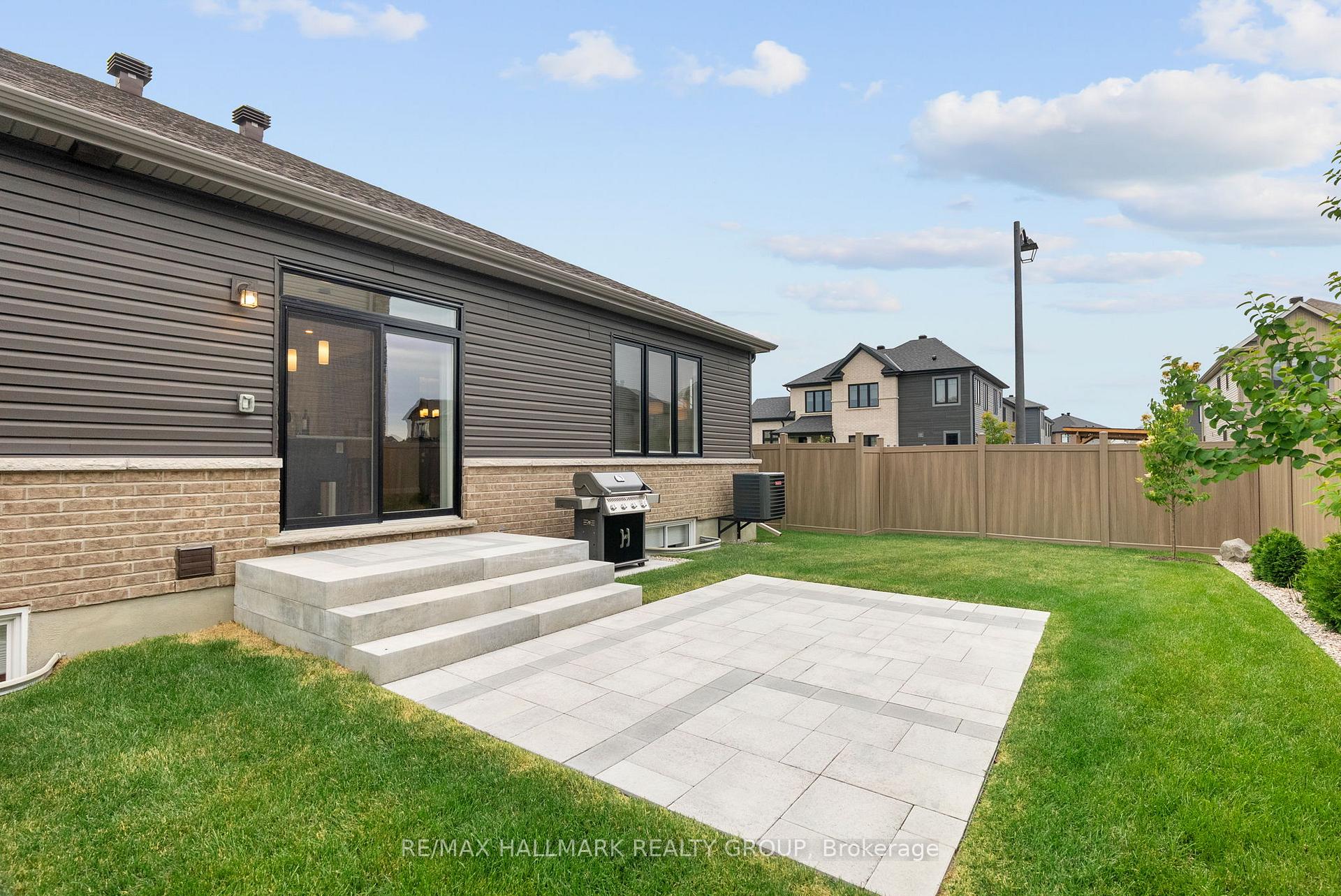 Photo 41 of 213 Skipper Drive, Ottawa, Mahogany Community — HOMEH