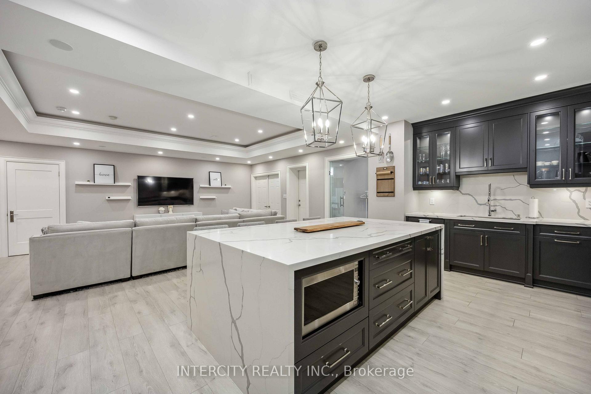 Photo 34 of 60 James Stokes Court, King, King City — HOMEH