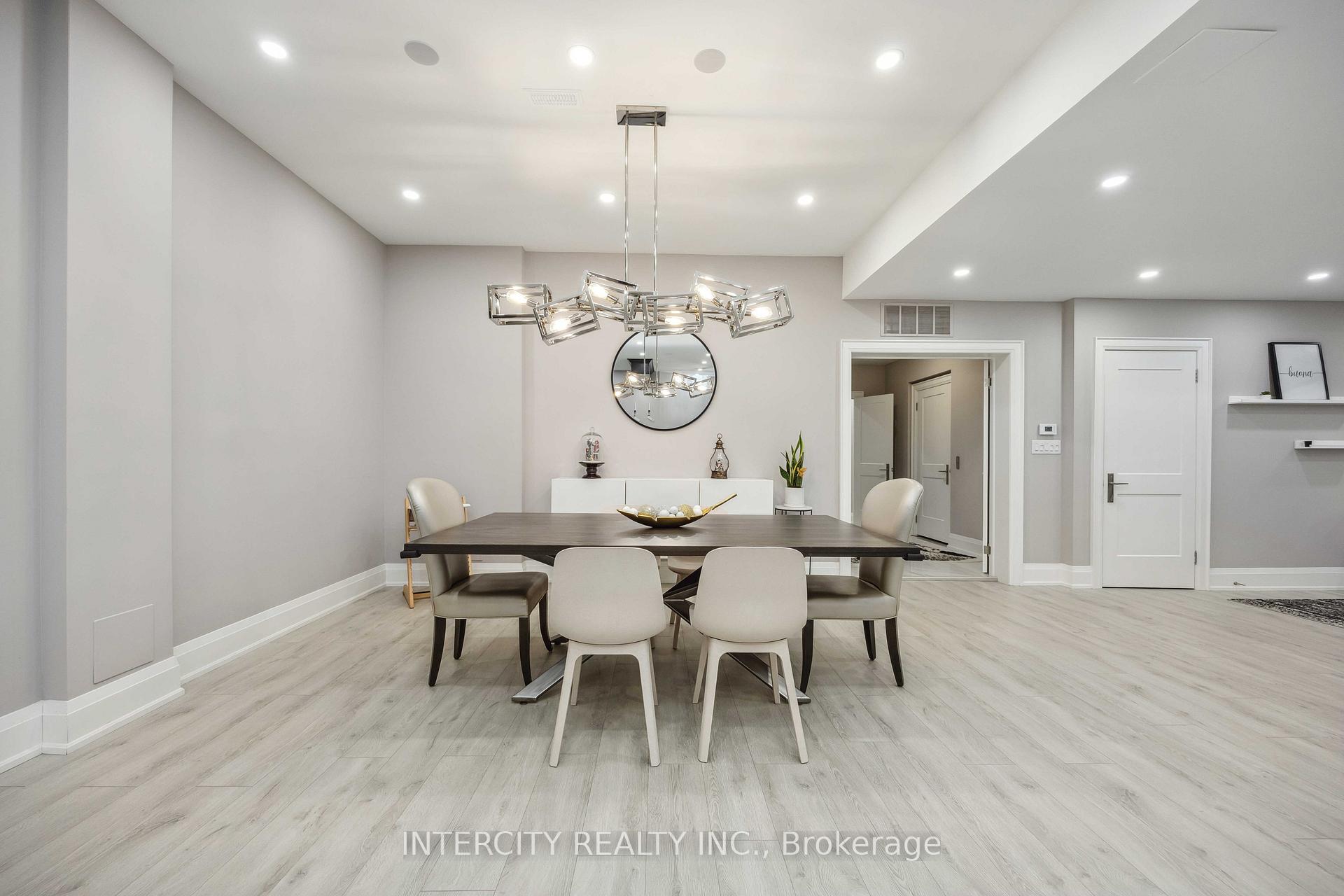 Photo 35 of 60 James Stokes Court, King, King City — HOMEH