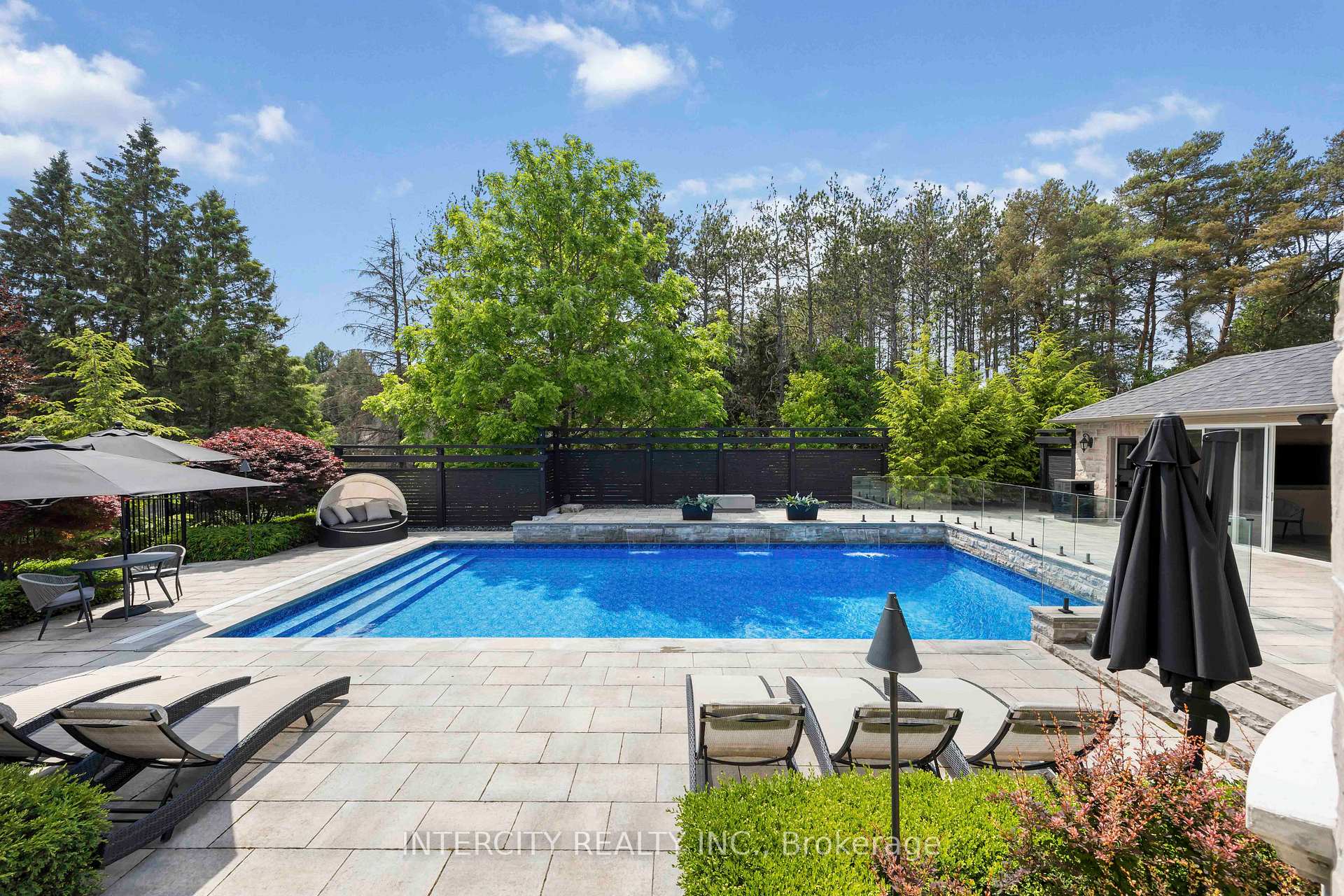 Photo 41 of 60 James Stokes Court, King, King City — HOMEH