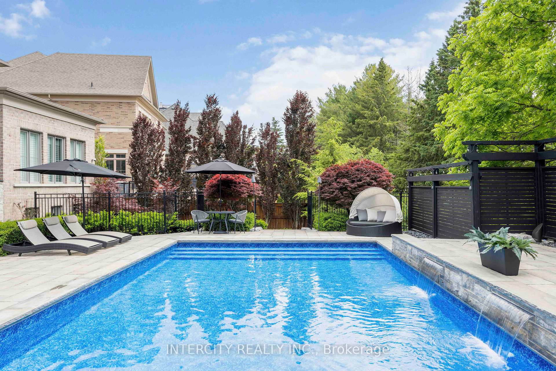 Photo 48 of 60 James Stokes Court, King, King City — HOMEH