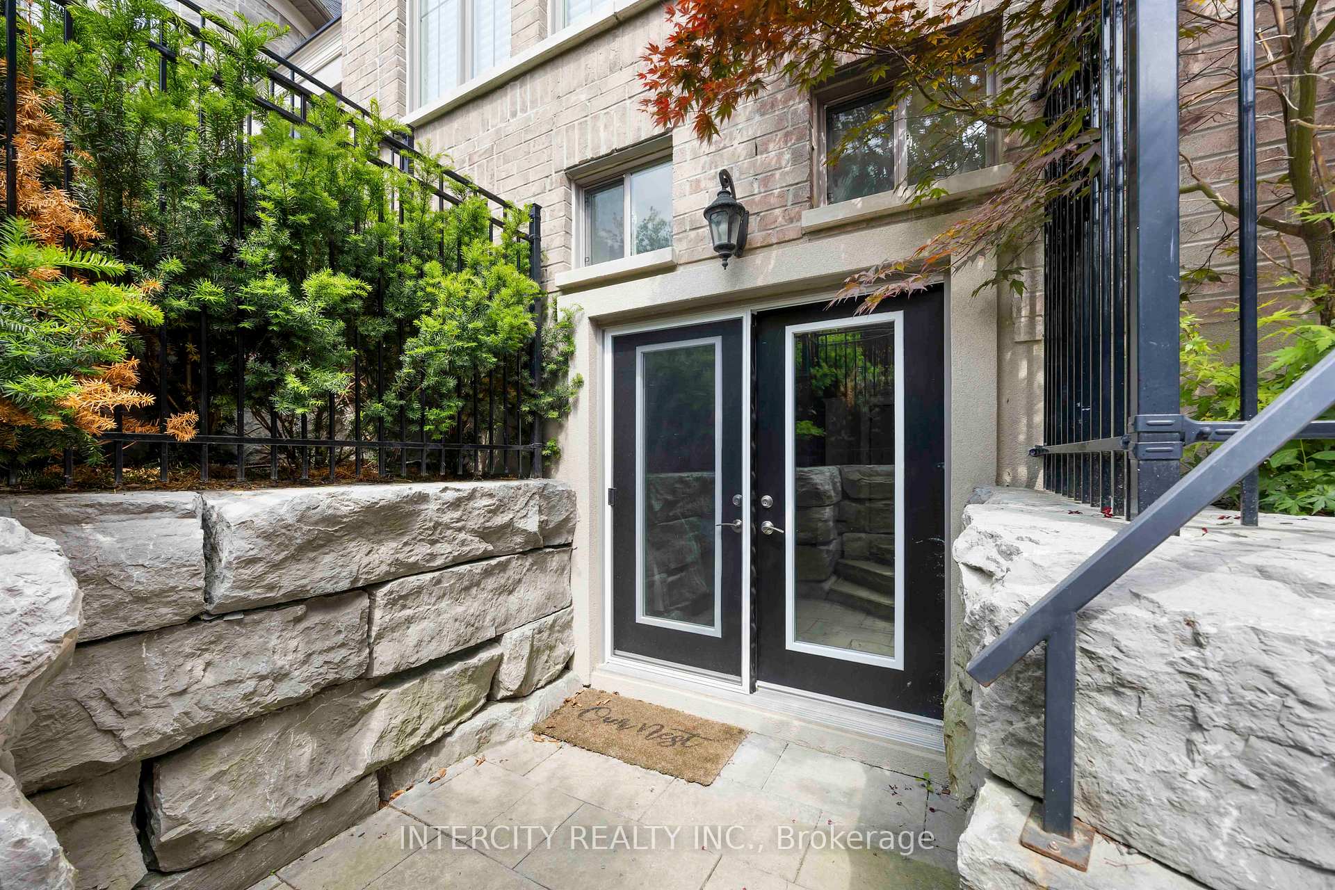 Photo 50 of 60 James Stokes Court, King, King City — HOMEH