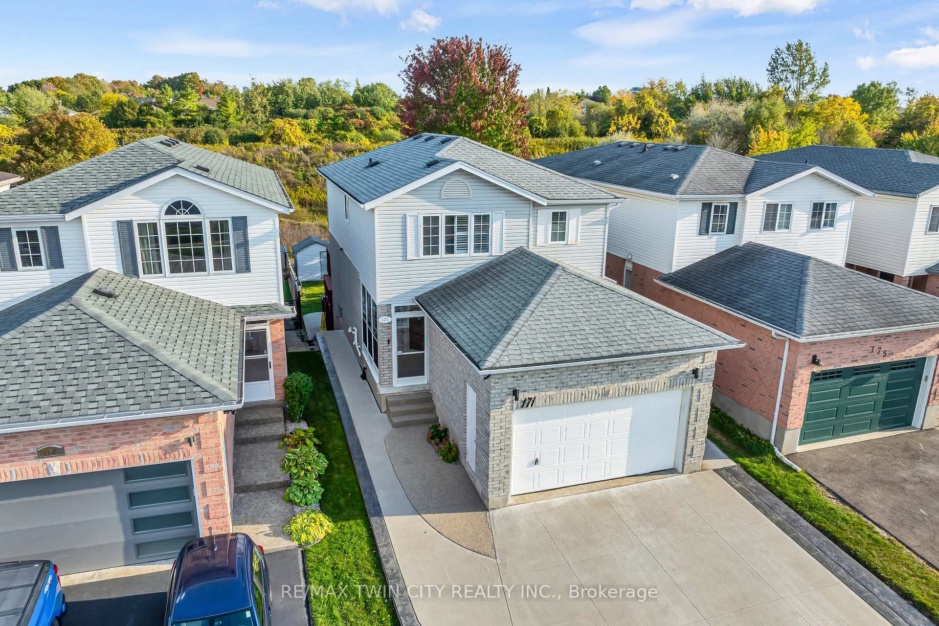 Photo 1 of 171 Resurrection Drive, Kitchener — HOMEH