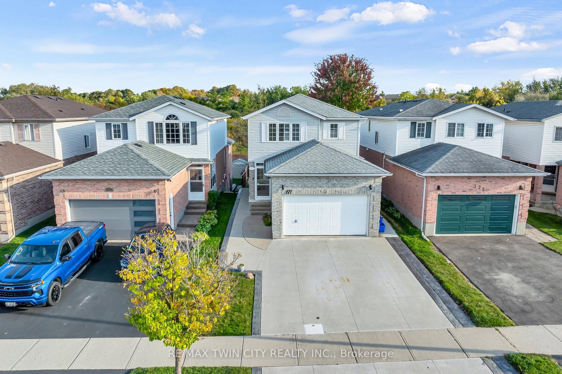 Photo 2 of 171 Resurrection Drive, Kitchener — HOMEH