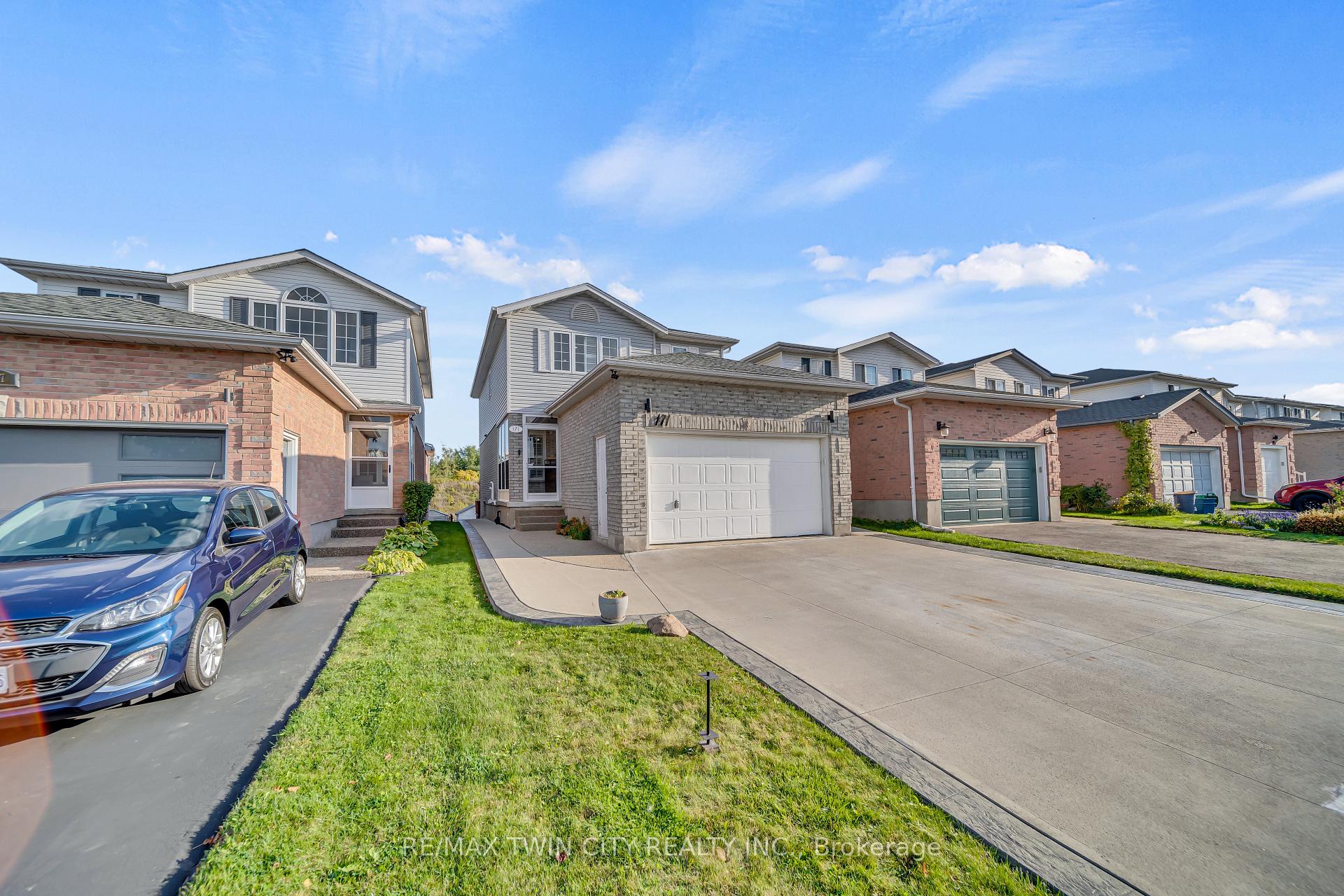 Photo 4 of 171 Resurrection Drive, Kitchener — HOMEH