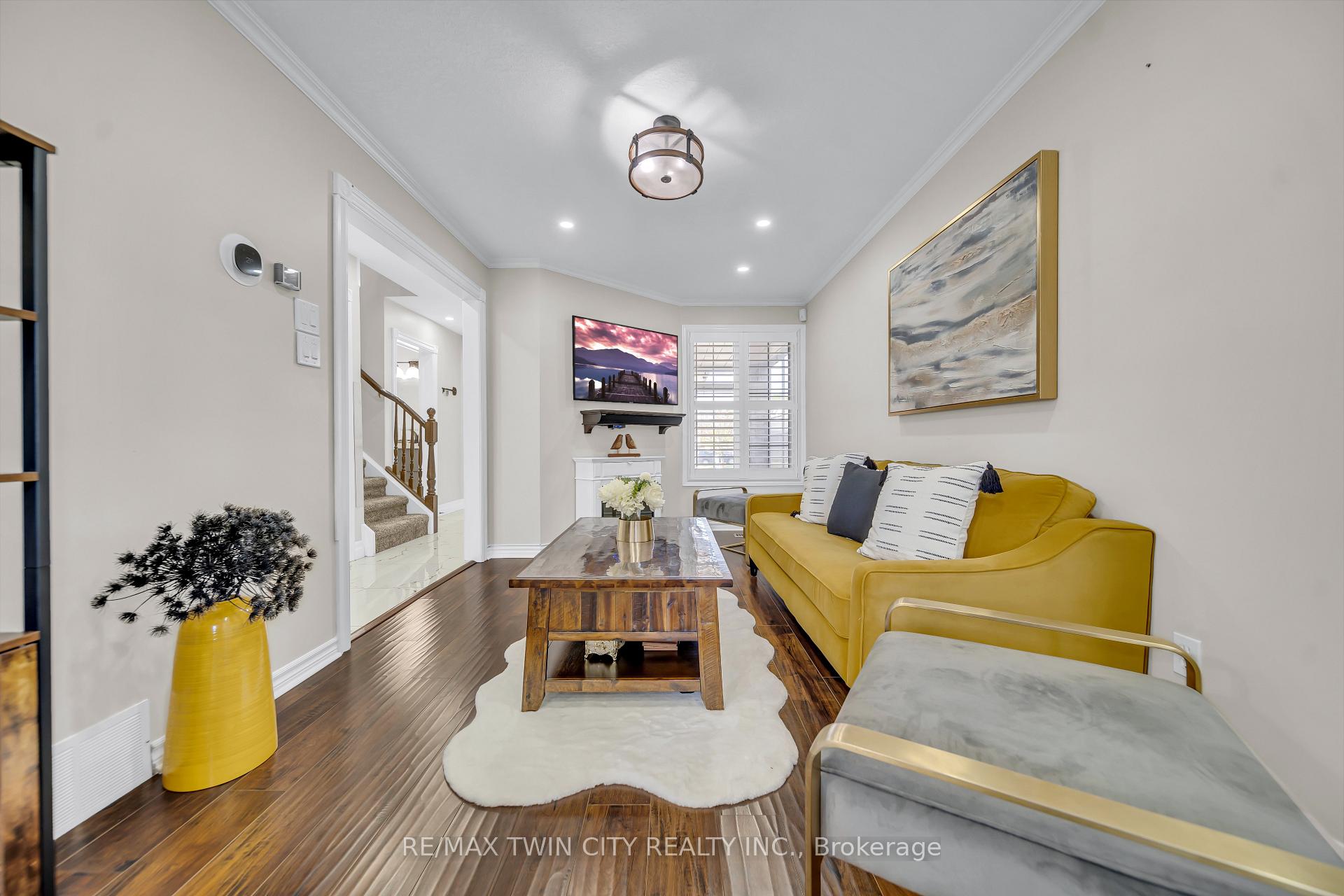 Photo 9 of 171 Resurrection Drive, Kitchener — HOMEH