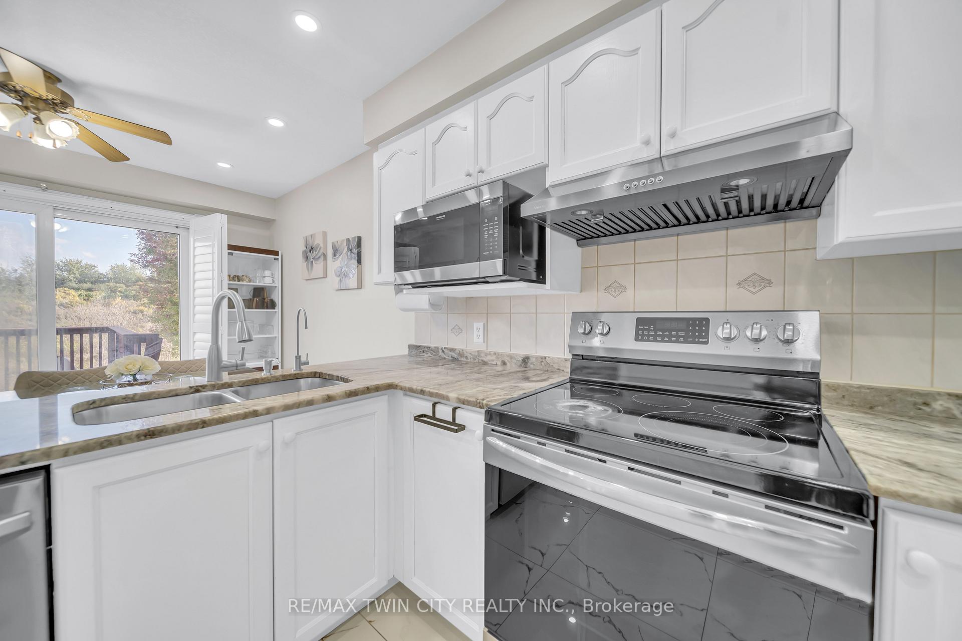 Photo 12 of 171 Resurrection Drive, Kitchener — HOMEH