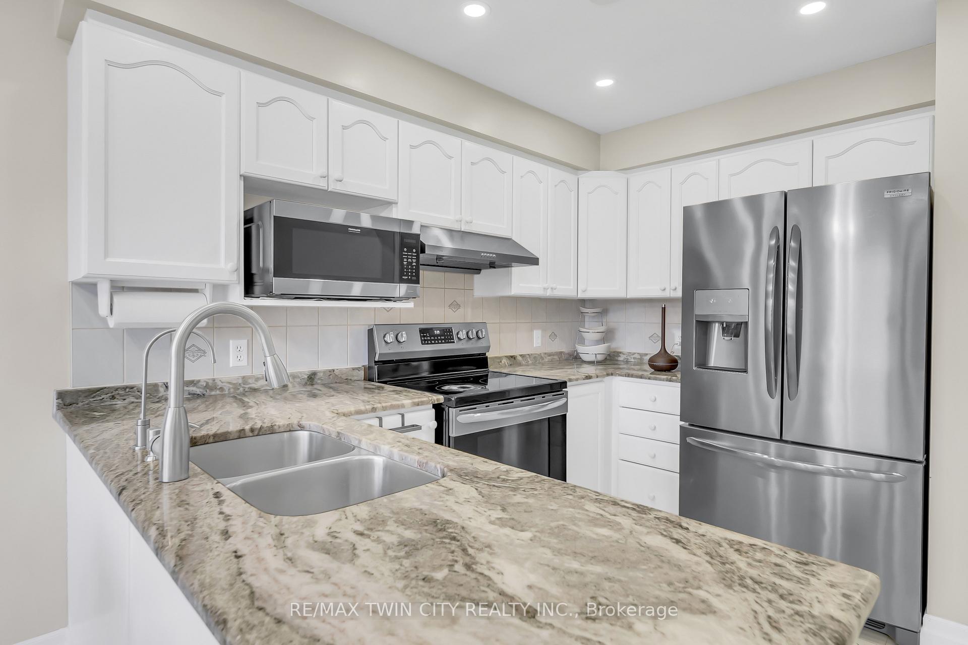 Photo 13 of 171 Resurrection Drive, Kitchener — HOMEH