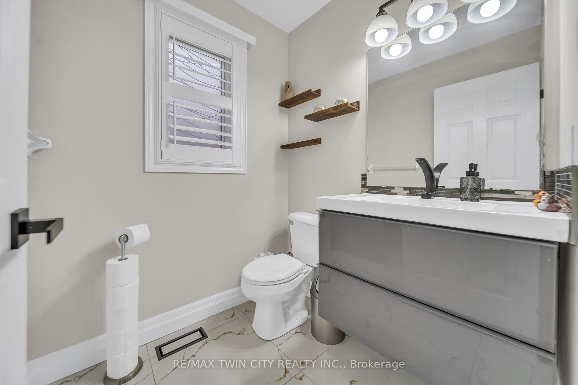 Photo 18 of 171 Resurrection Drive, Kitchener — HOMEH