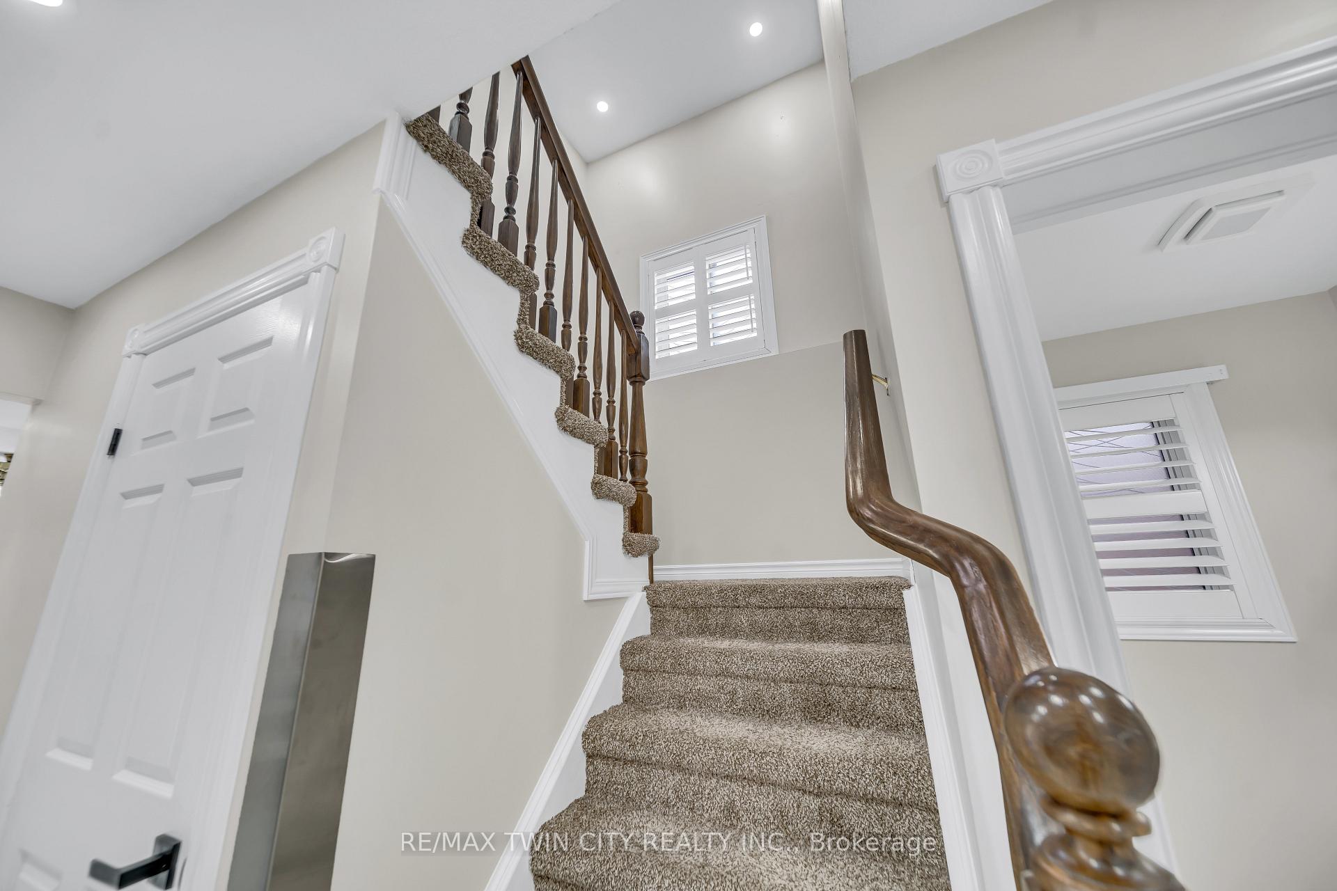 Photo 19 of 171 Resurrection Drive, Kitchener — HOMEH