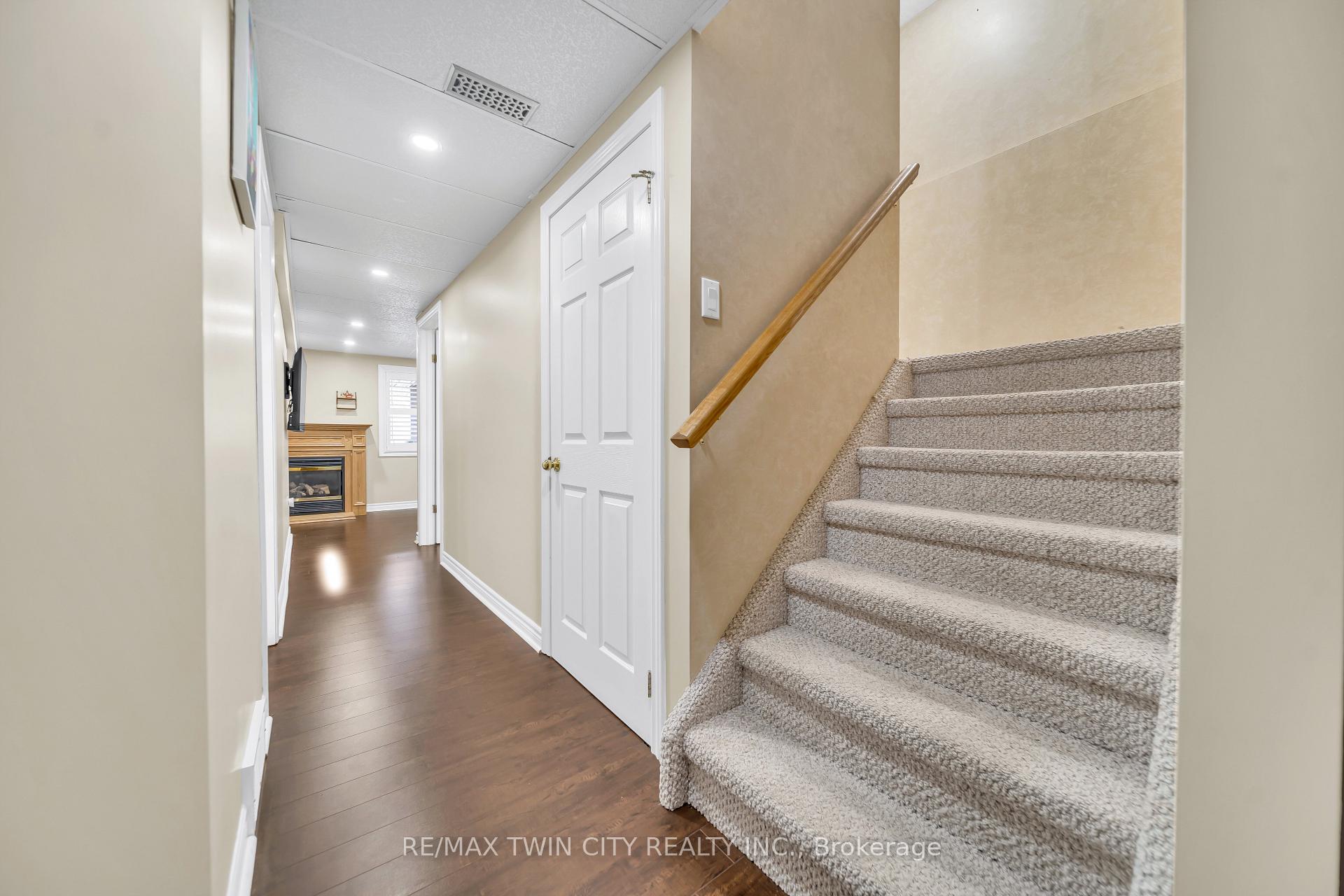 Photo 29 of 171 Resurrection Drive, Kitchener — HOMEH