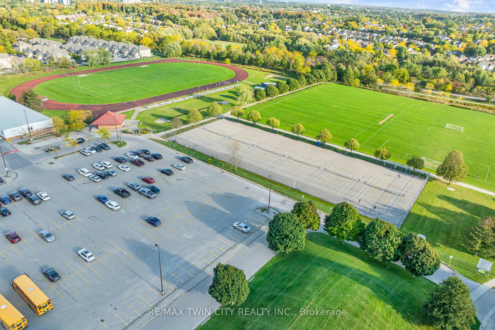 Photo 43 of 171 Resurrection Drive, Kitchener — HOMEH