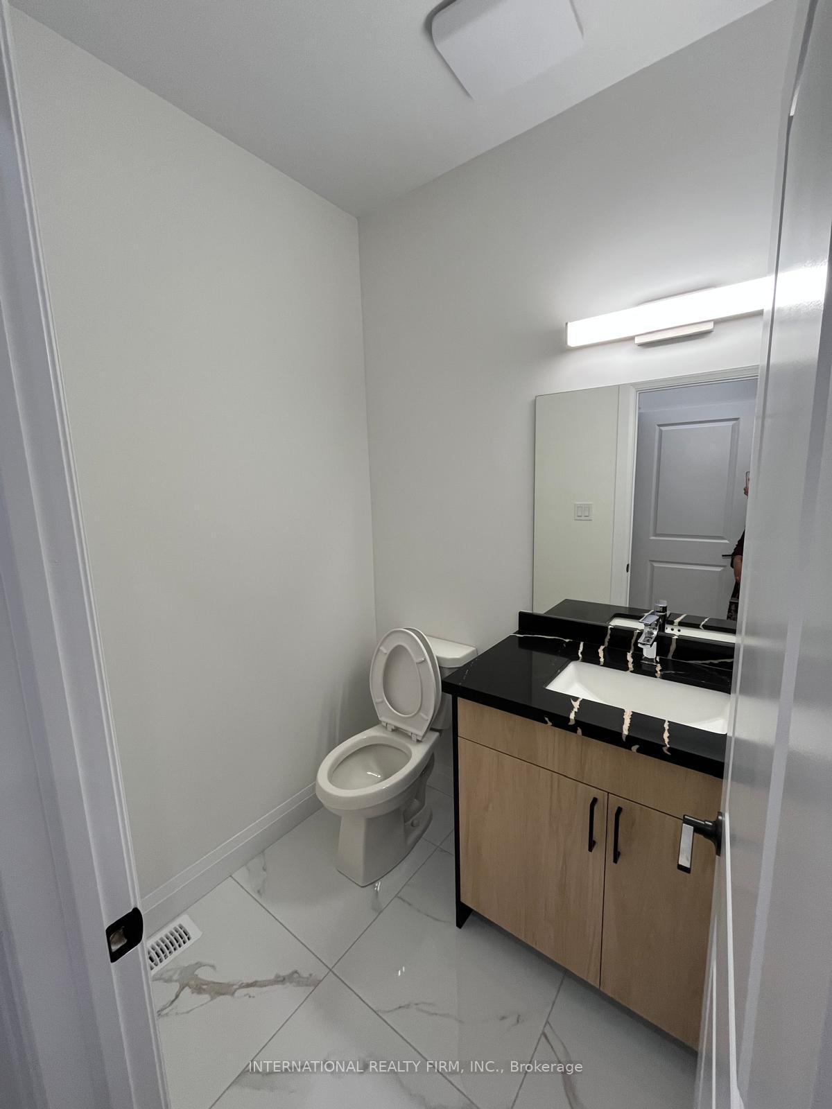 Photo 6 of 2521 Constance Avenue, London, South U — HOMEH