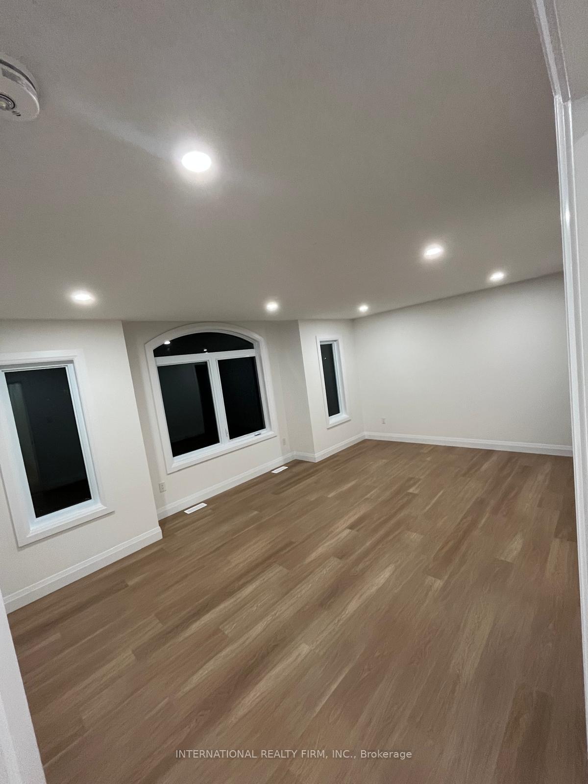 Photo 8 of 2521 Constance Avenue, London, South U — HOMEH