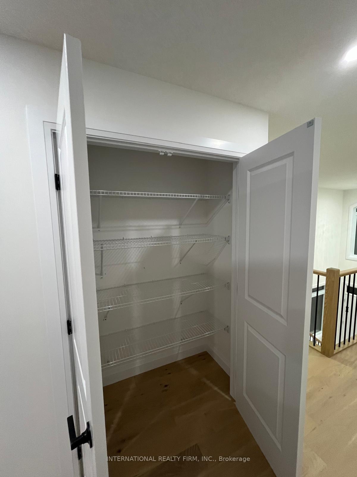 Photo 11 of 2521 Constance Avenue, London, South U — HOMEH