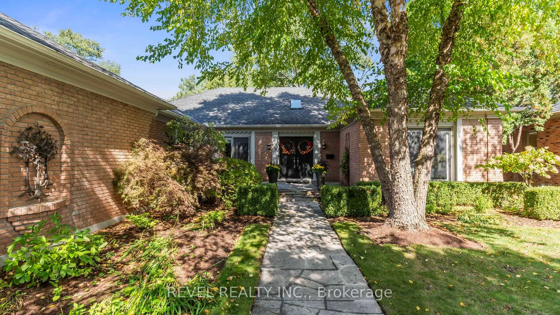 Photo 2 of 76 Tallwood Circle, London, North G — HOMEH
