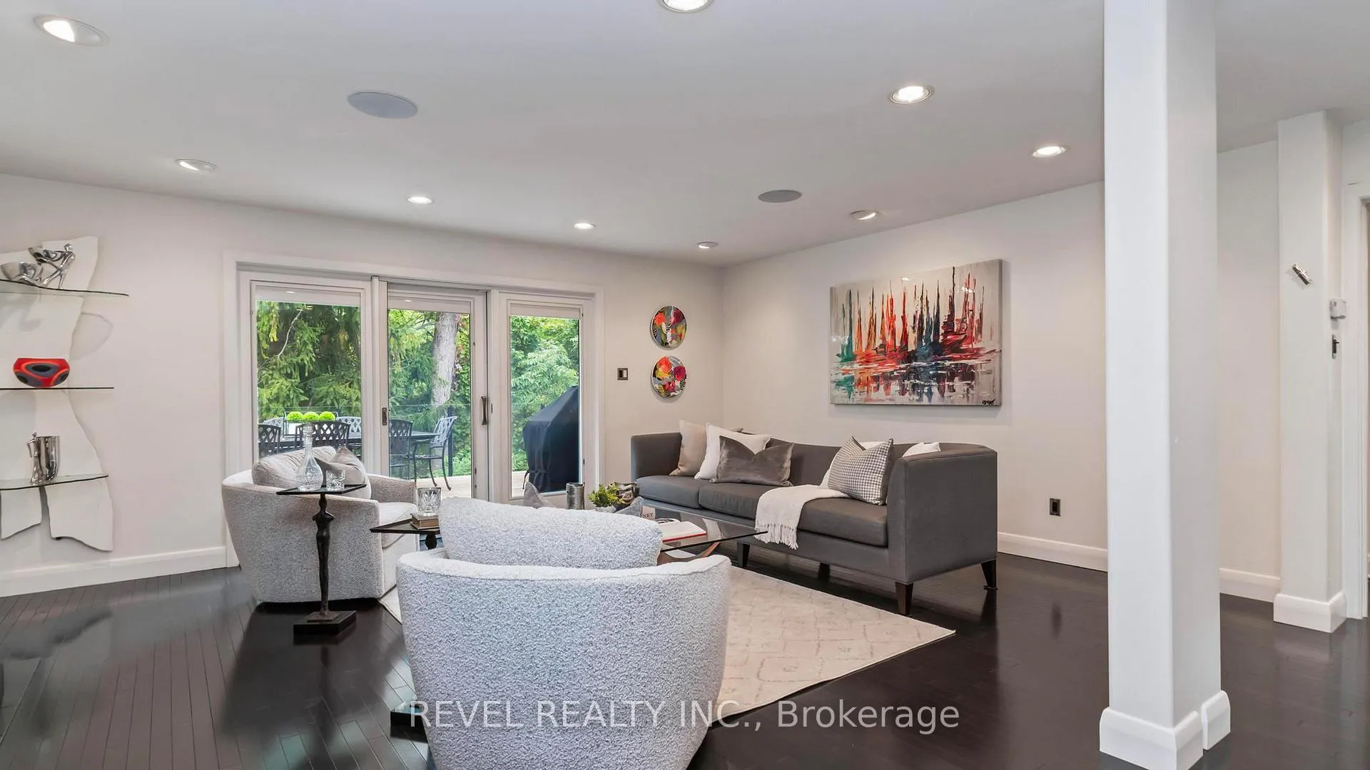 Photo 4 of 76 Tallwood Circle, London, North G — HOMEH