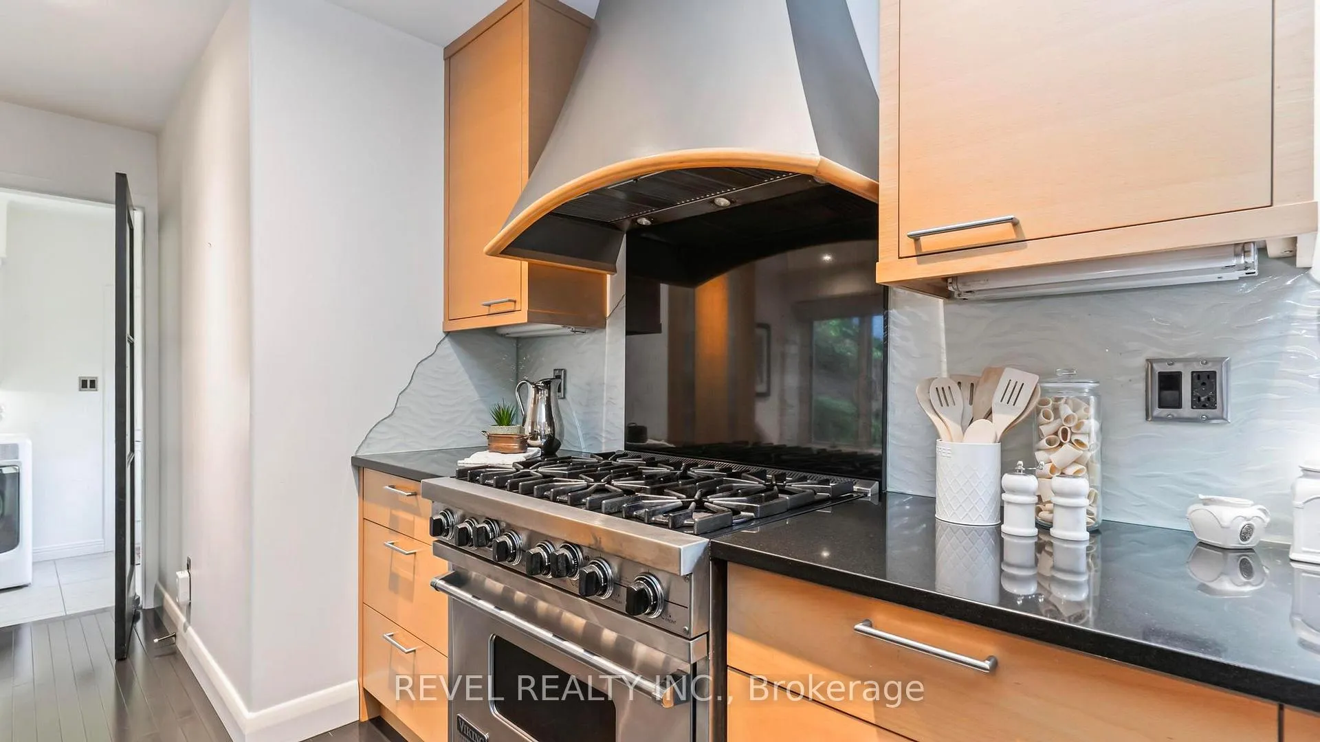 Photo 13 of 76 Tallwood Circle, London, North G — HOMEH