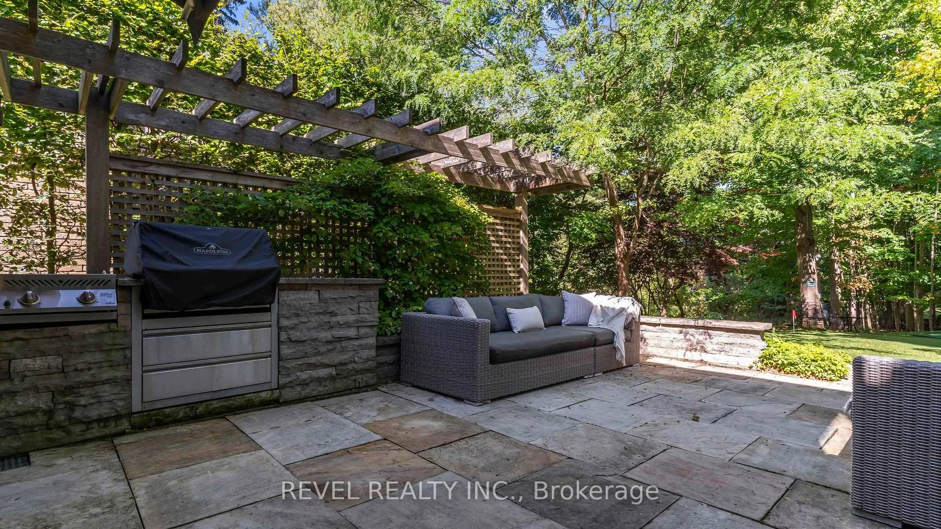 Photo 40 of 76 Tallwood Circle, London, North G — HOMEH
