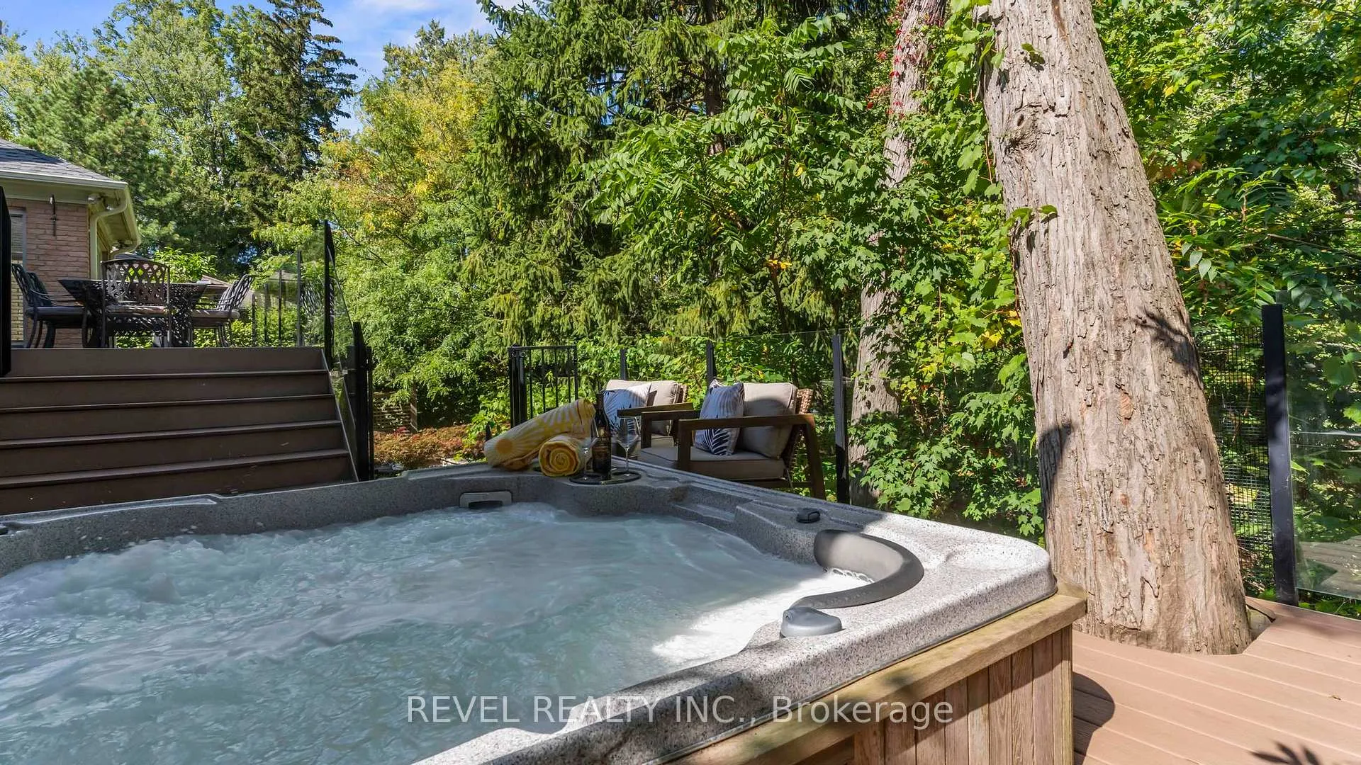 Photo 43 of 76 Tallwood Circle, London, North G — HOMEH