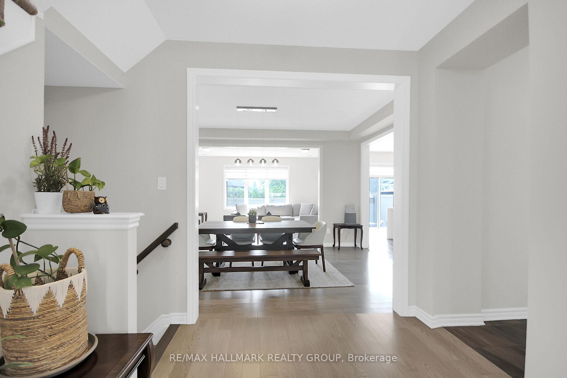 Photo 7 of 584 Malahat Way, Ottawa, Kanata - Emerald Meadows/Trailwest — HOMEH