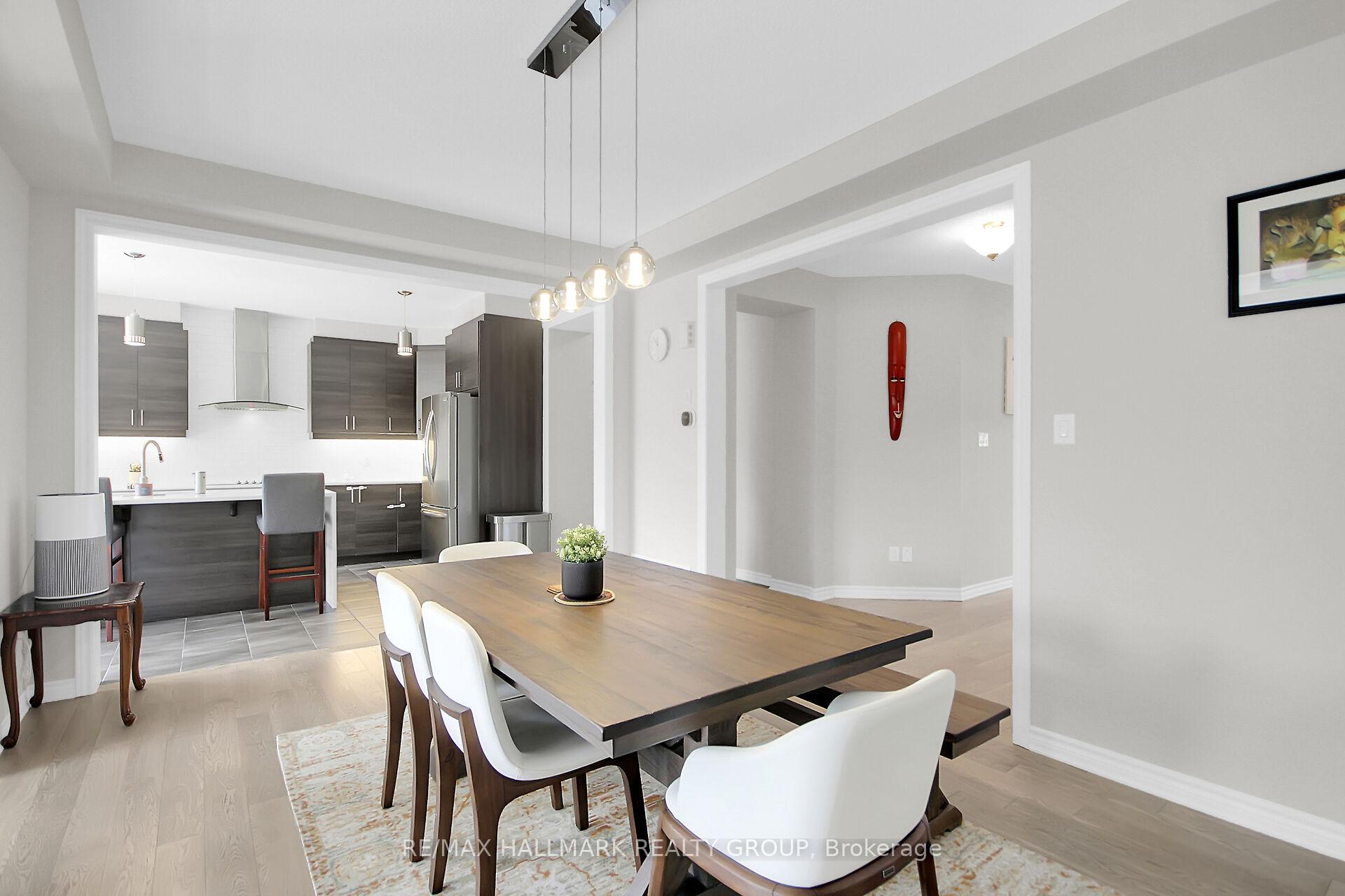 Photo 10 of 584 Malahat Way, Ottawa, Kanata - Emerald Meadows/Trailwest — HOMEH