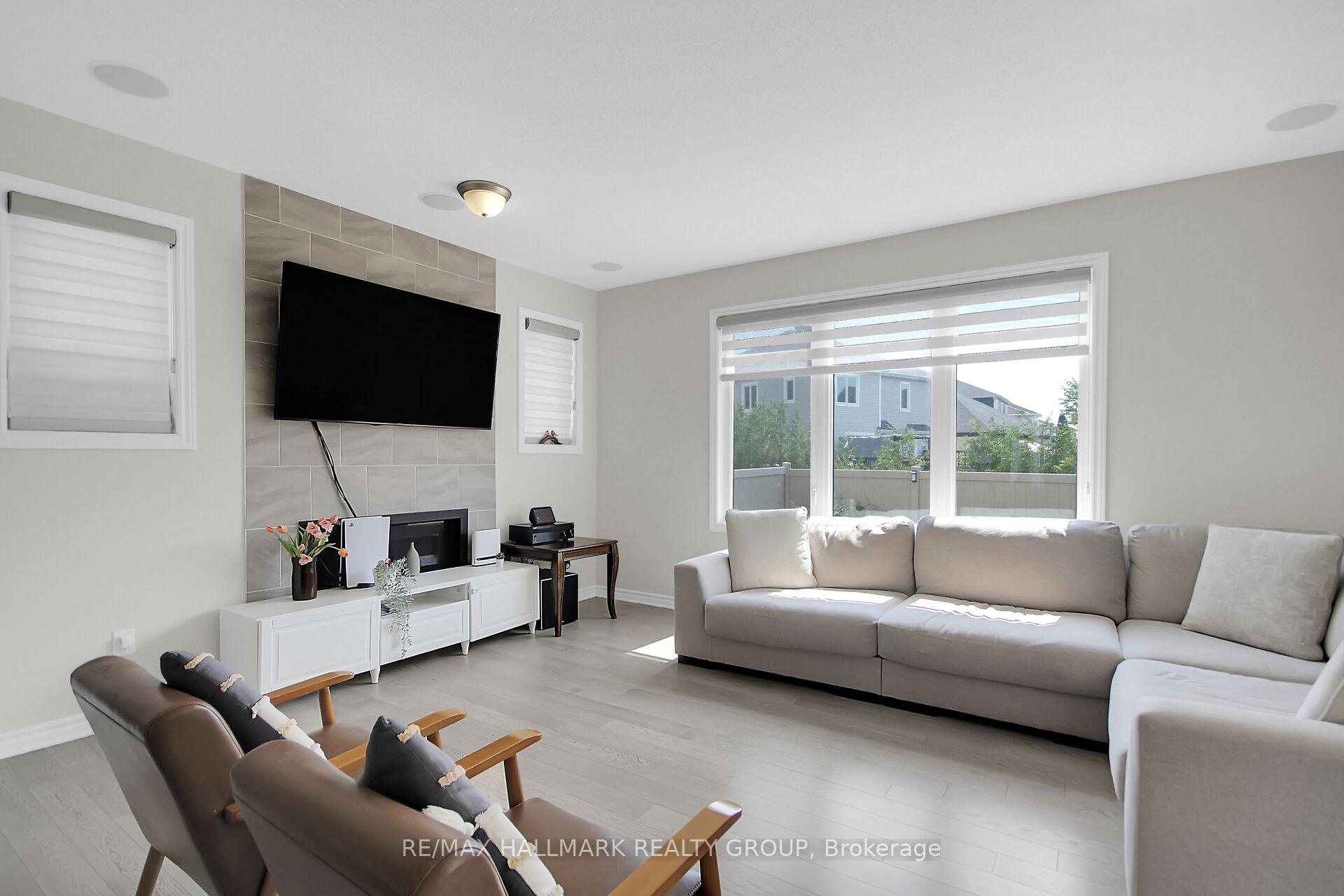 Photo 14 of 584 Malahat Way, Ottawa, Kanata - Emerald Meadows/Trailwest — HOMEH