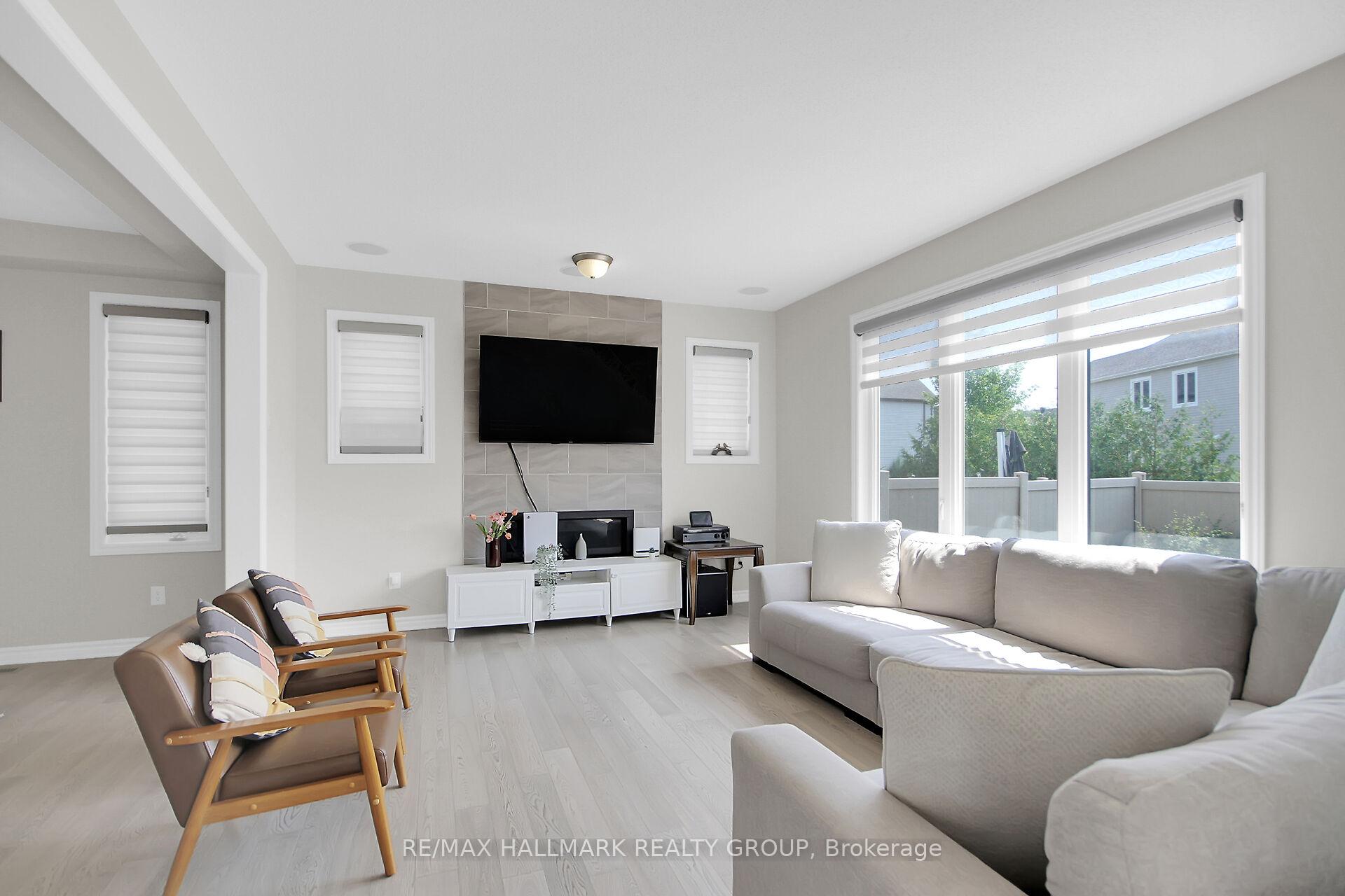 Photo 15 of 584 Malahat Way, Ottawa, Kanata - Emerald Meadows/Trailwest — HOMEH
