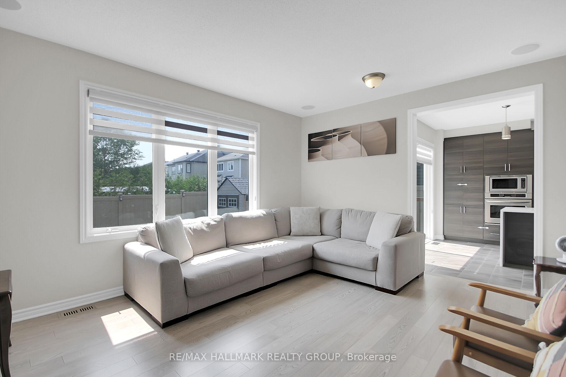 Photo 16 of 584 Malahat Way, Ottawa, Kanata - Emerald Meadows/Trailwest — HOMEH