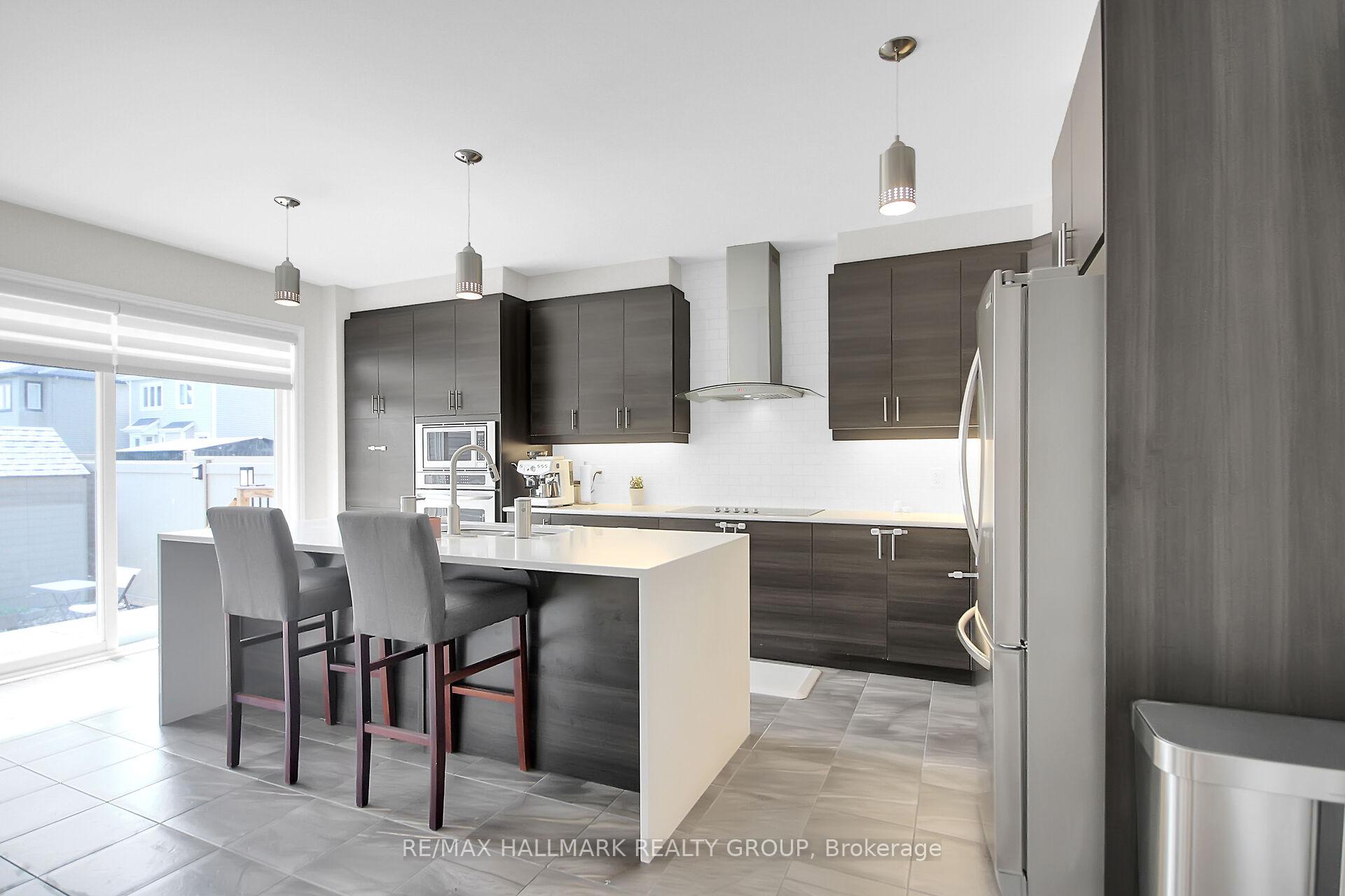 Photo 18 of 584 Malahat Way, Ottawa, Kanata - Emerald Meadows/Trailwest — HOMEH