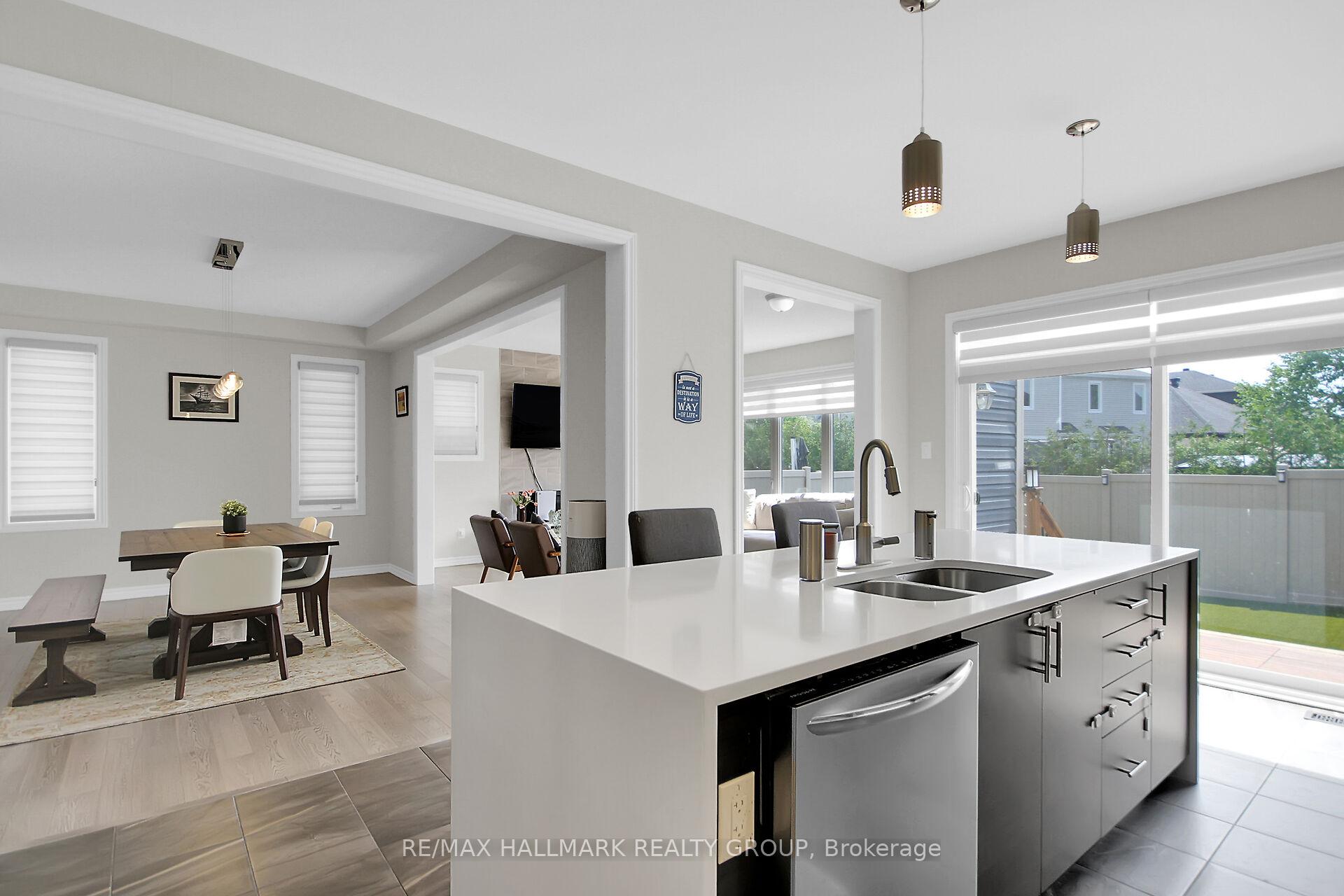 Photo 19 of 584 Malahat Way, Ottawa, Kanata - Emerald Meadows/Trailwest — HOMEH