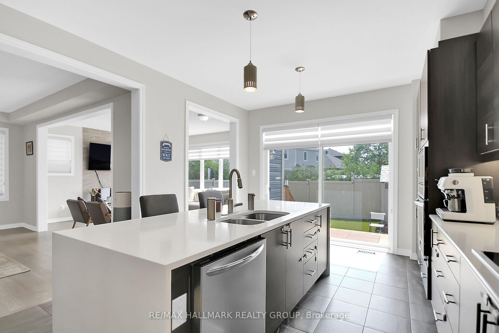 Photo 20 of 584 Malahat Way, Ottawa, Kanata - Emerald Meadows/Trailwest — HOMEH