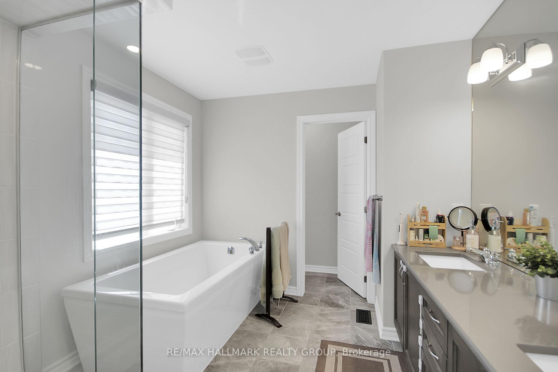 Photo 31 of 584 Malahat Way, Ottawa, Kanata - Emerald Meadows/Trailwest — HOMEH