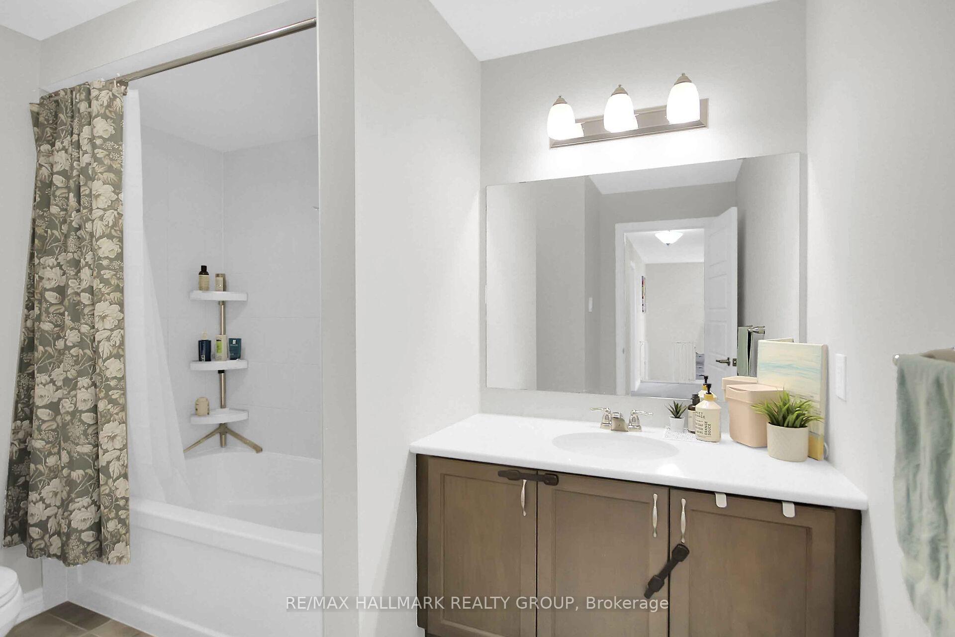 Photo 43 of 584 Malahat Way, Ottawa, Kanata - Emerald Meadows/Trailwest — HOMEH