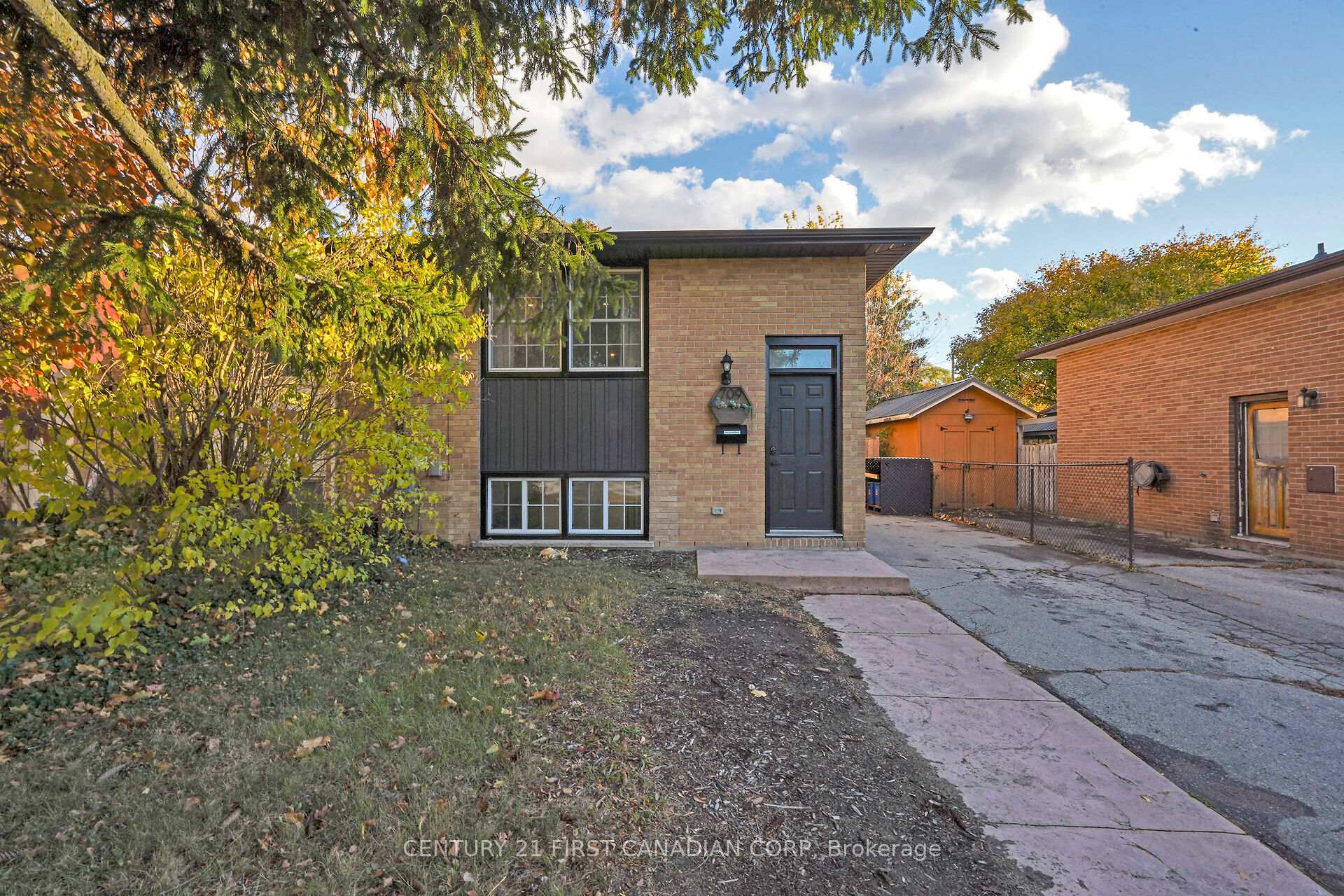 Front of 709 Sevilla Park Place
